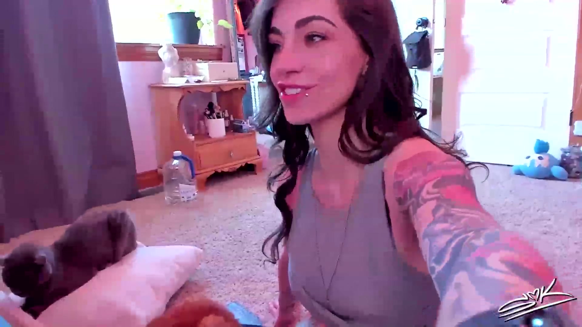 Gallery image thumbnail from SMKitties's myfreecams stream on, 05/02/2023, 19:23 image 13 of 20