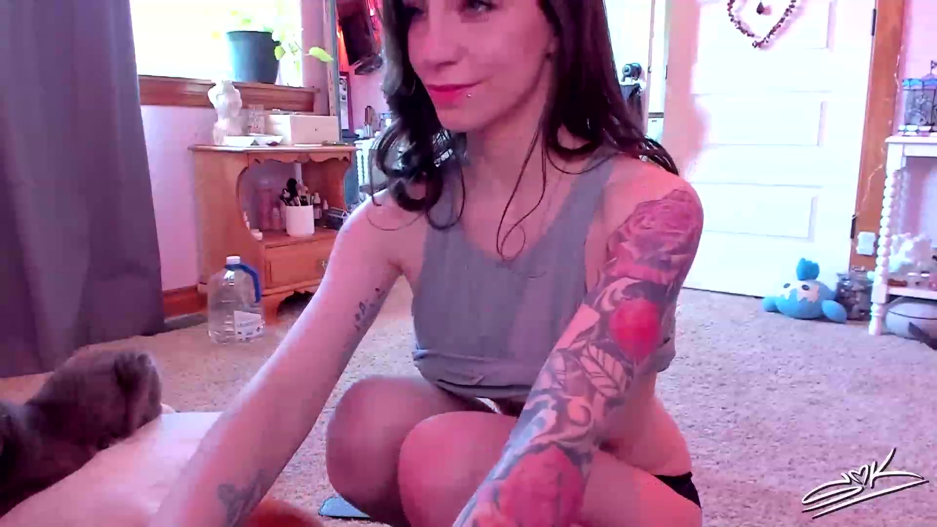 Gallery image thumbnail from SMKitties's myfreecams stream on, 05/02/2023, 19:23 image 11 of 20