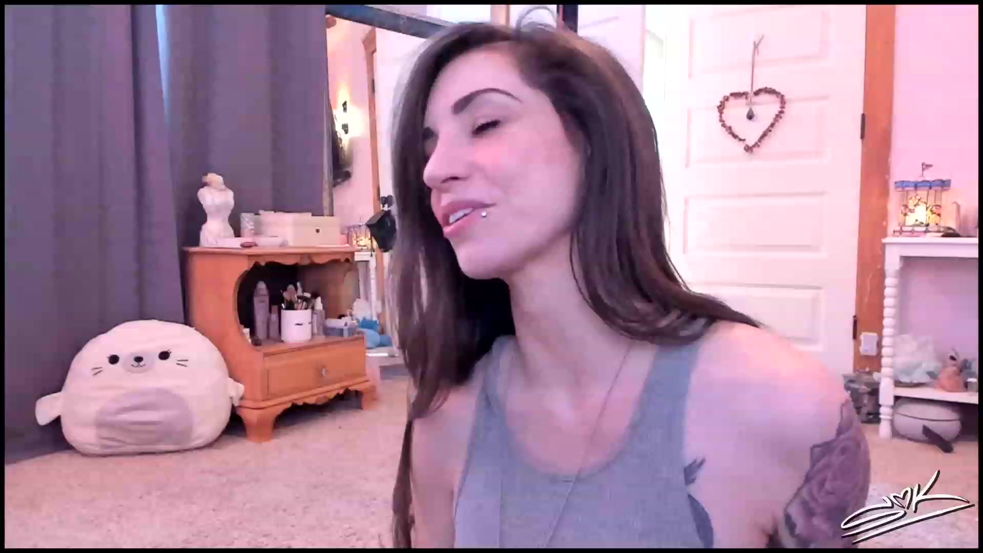 Gallery image thumbnail from SMKitties's myfreecams stream on, 05/11/2023, 23:59 image 13 of 20