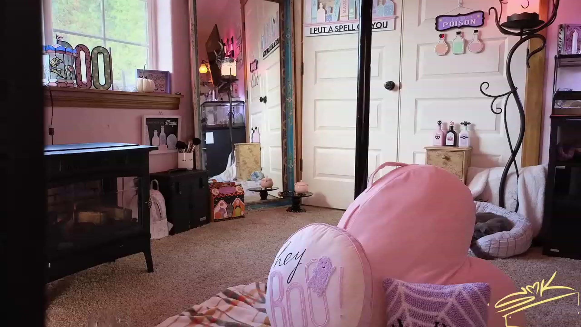 Gallery image thumbnail from SMKitties's myfreecams stream on, 10/02/2023, 18:11 image 9 of 20
