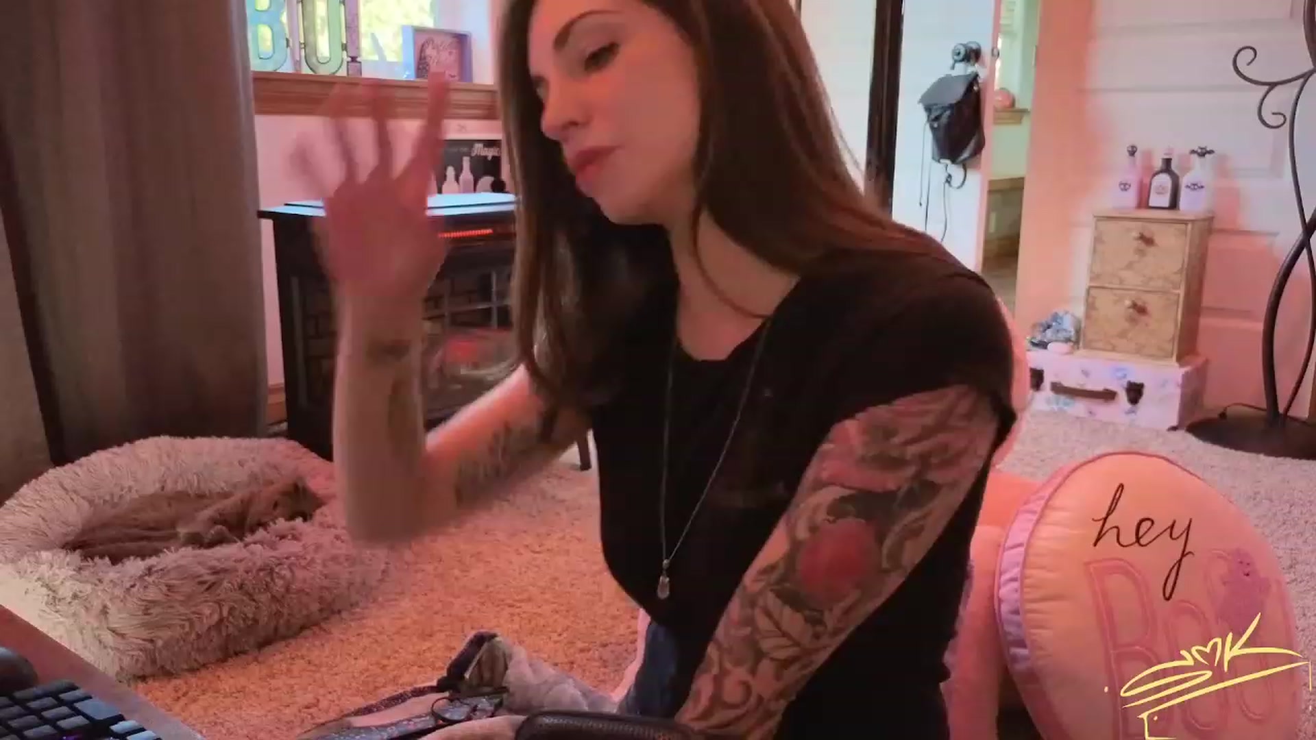 Gallery image thumbnail from SMKitties's myfreecams stream on, 10/09/2023, 17:12 image 14 of 20