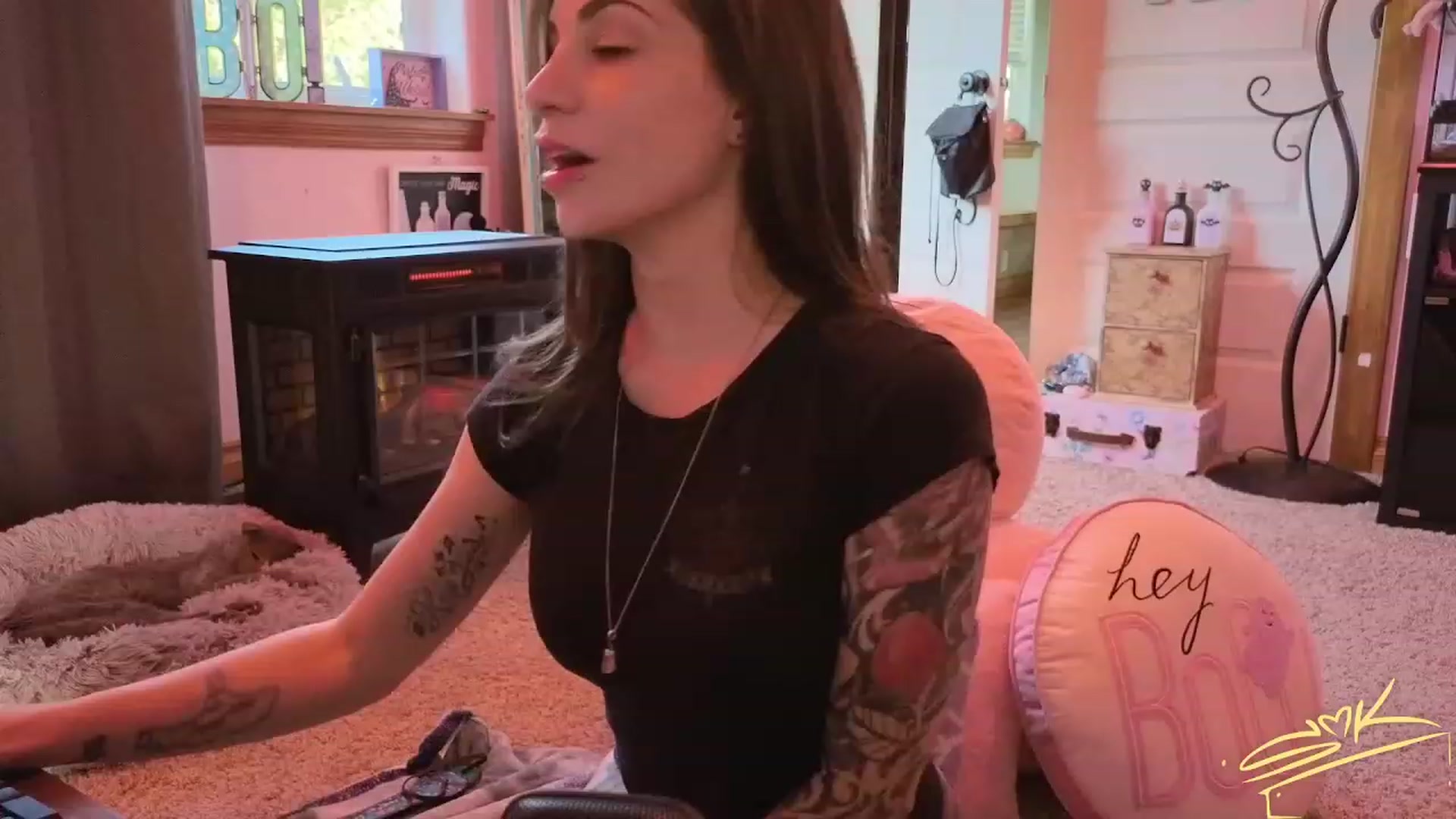 Gallery image thumbnail from SMKitties's myfreecams stream on, 10/09/2023, 17:12 image 9 of 20