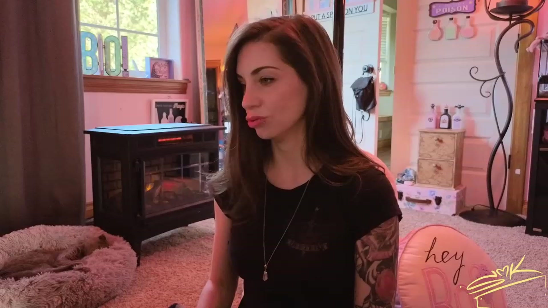 Gallery image thumbnail from SMKitties's myfreecams stream on, 10/09/2023, 17:12 image 2 of 20