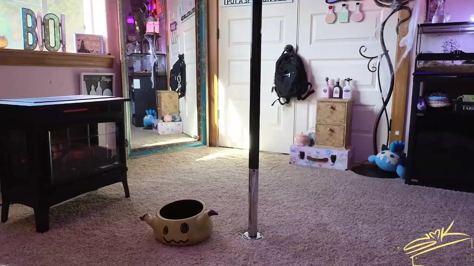 Gallery image thumbnail from SMKitties's myfreecams stream on, 10/17/2023, 18:36 image 20 of 20