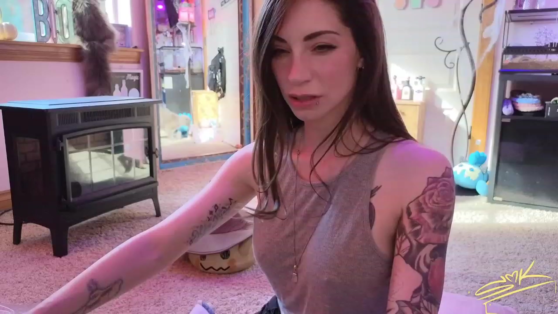 Gallery image thumbnail from SMKitties's myfreecams stream on, 10/17/2023, 20:35 image 18 of 20