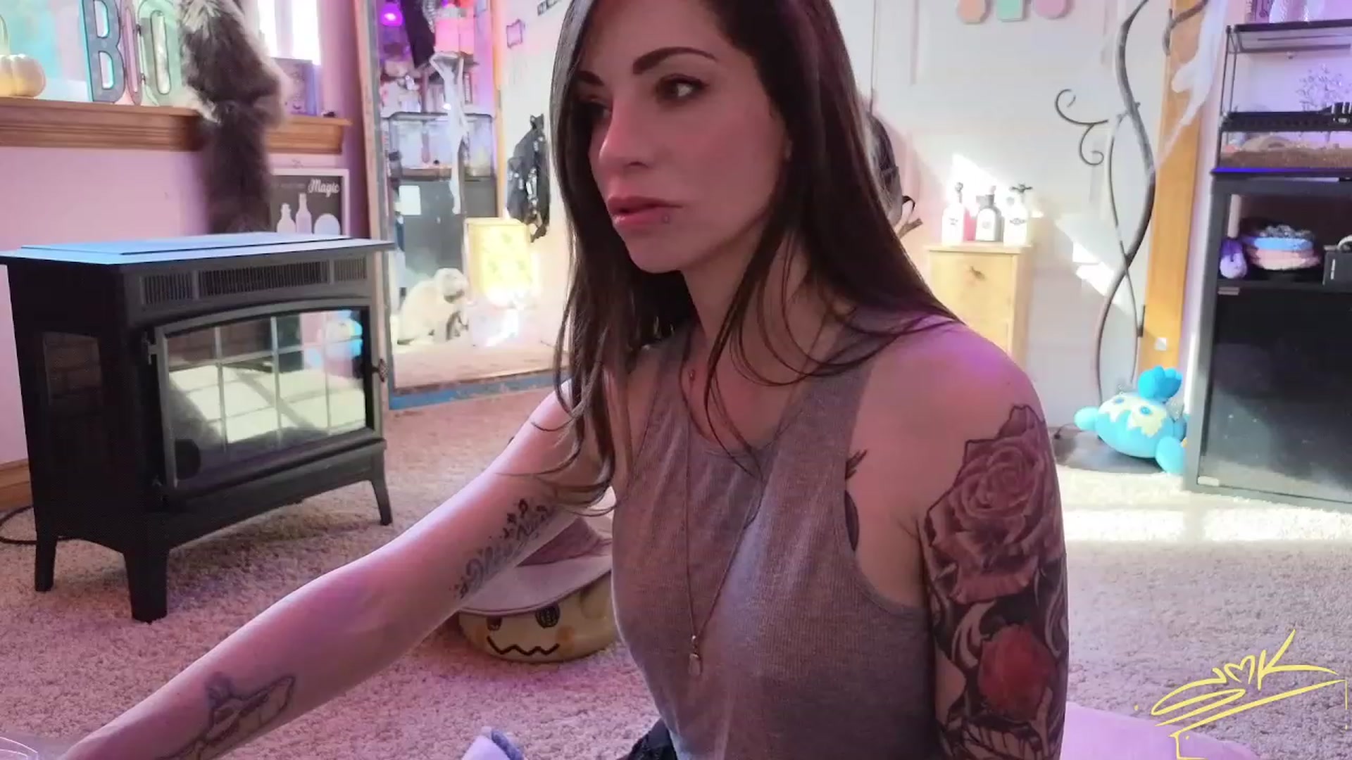 Gallery image thumbnail from SMKitties's myfreecams stream on, 10/17/2023, 20:35 image 19 of 20