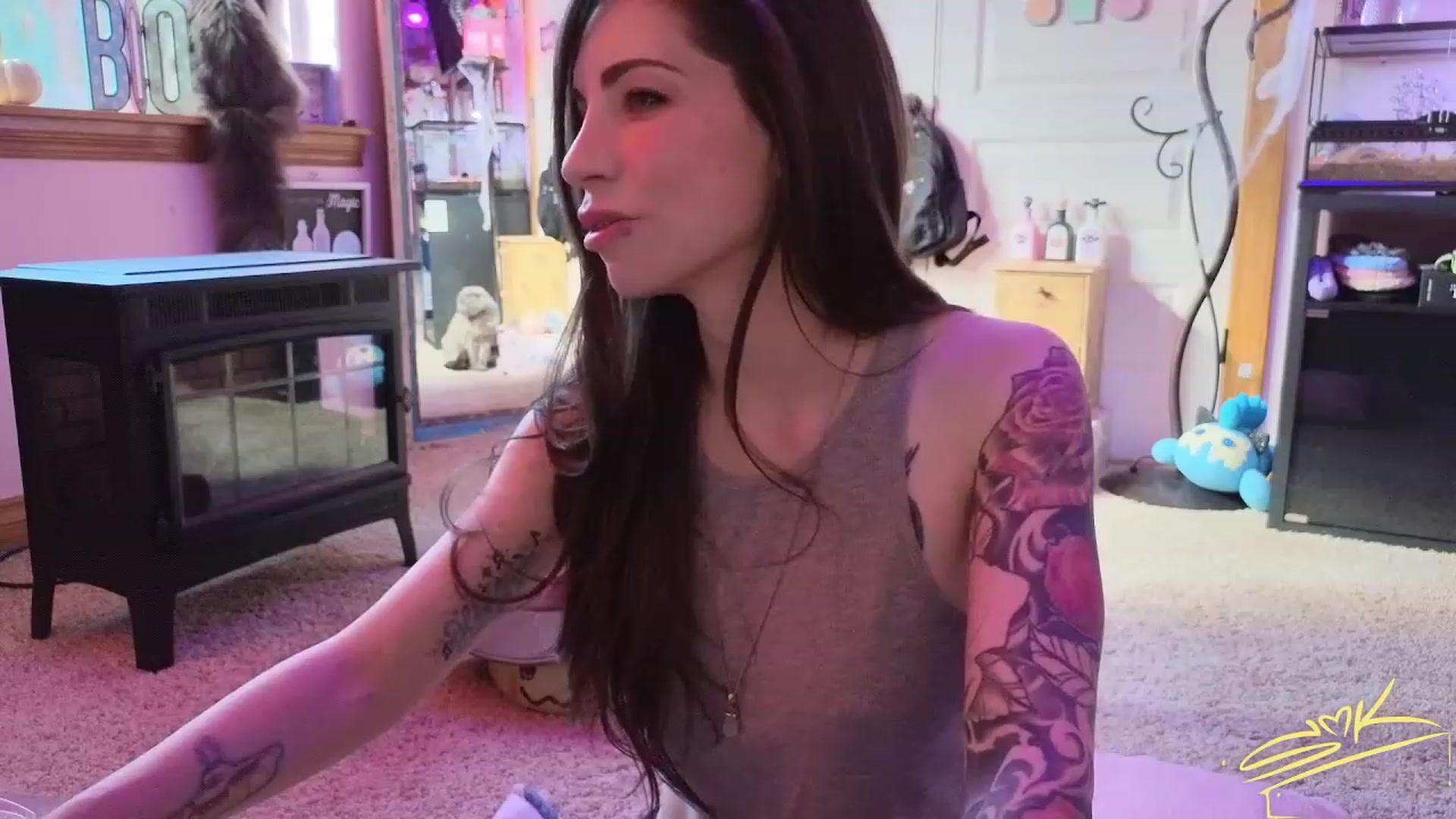 Gallery image thumbnail from SMKitties's myfreecams stream on, 10/17/2023, 20:35 image 16 of 20