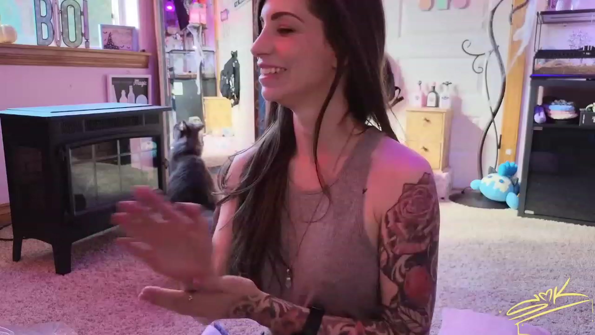 Gallery image thumbnail from SMKitties's myfreecams stream on, 10/17/2023, 20:35 image 15 of 20