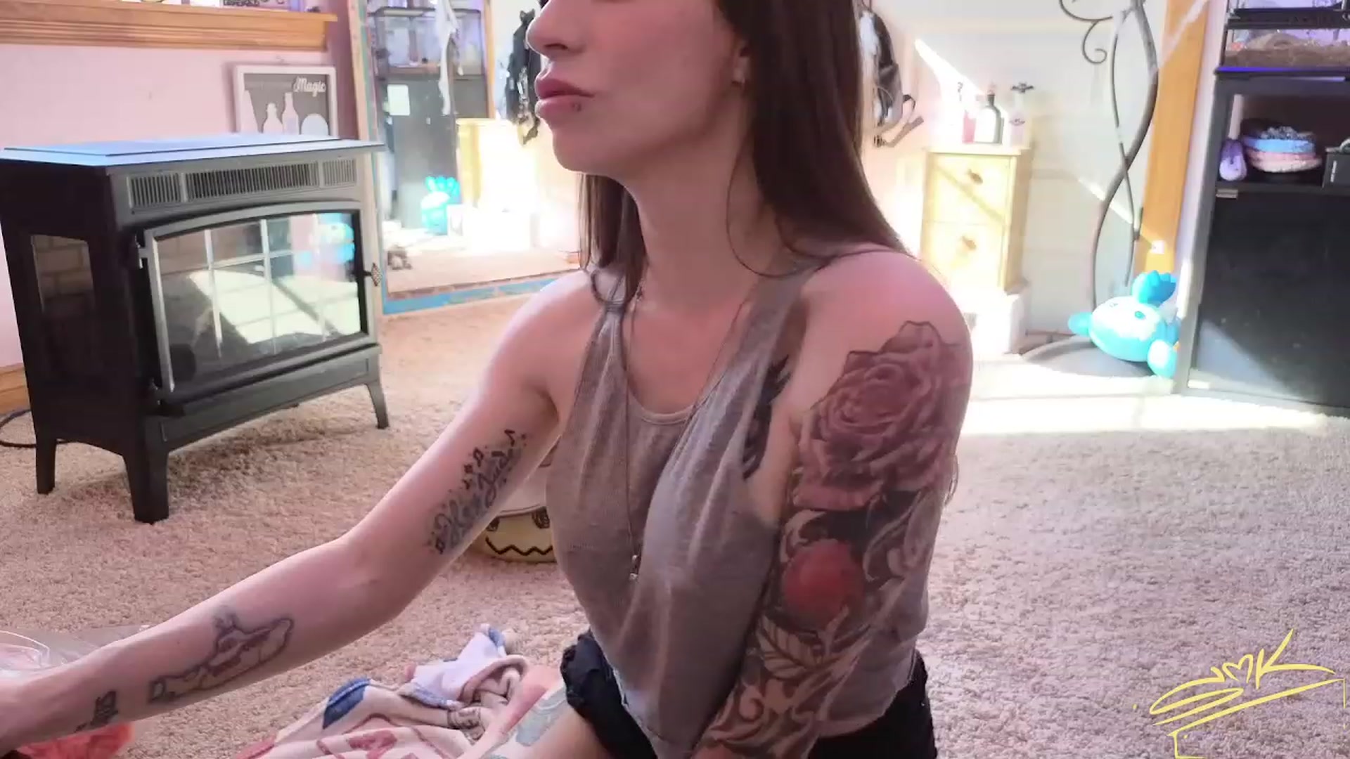 Gallery image thumbnail from SMKitties's myfreecams stream on, 10/17/2023, 20:35 image 5 of 20