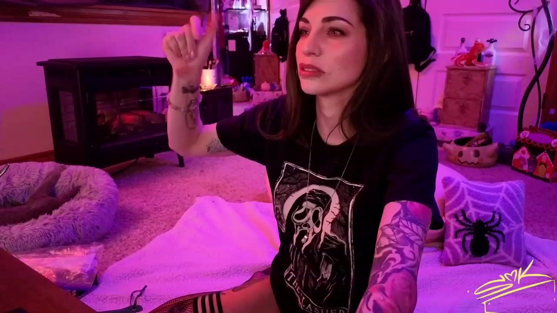 Gallery image thumbnail from SMKitties's myfreecams stream on, 10/23/2023, 03:14 image 2 of 20