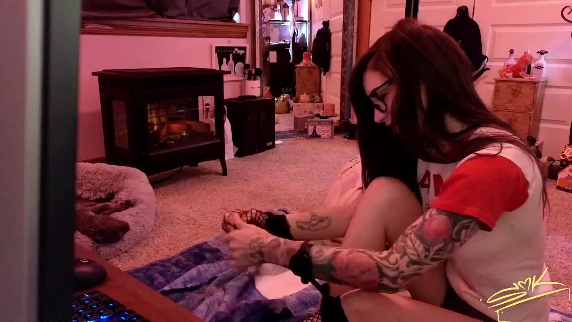 Gallery image thumbnail from SMKitties's myfreecams stream on, 10/23/2023, 18:24 image 14 of 20