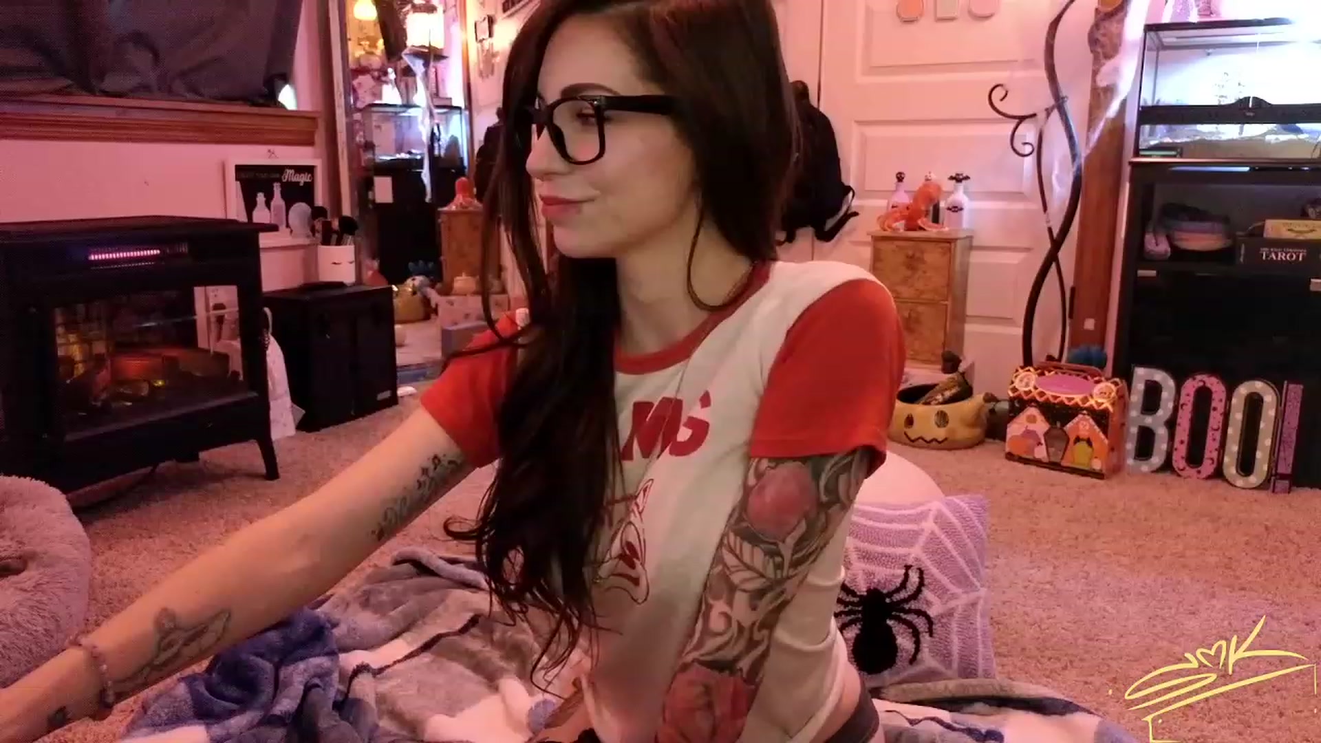 Gallery image thumbnail from SMKitties's myfreecams stream on, 10/23/2023, 21:00 image 1 of 20