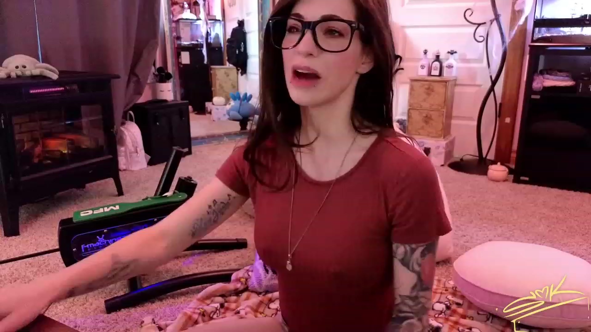 Gallery image thumbnail from SMKitties's myfreecams stream on, 10/27/2023, 19:14 image 7 of 20