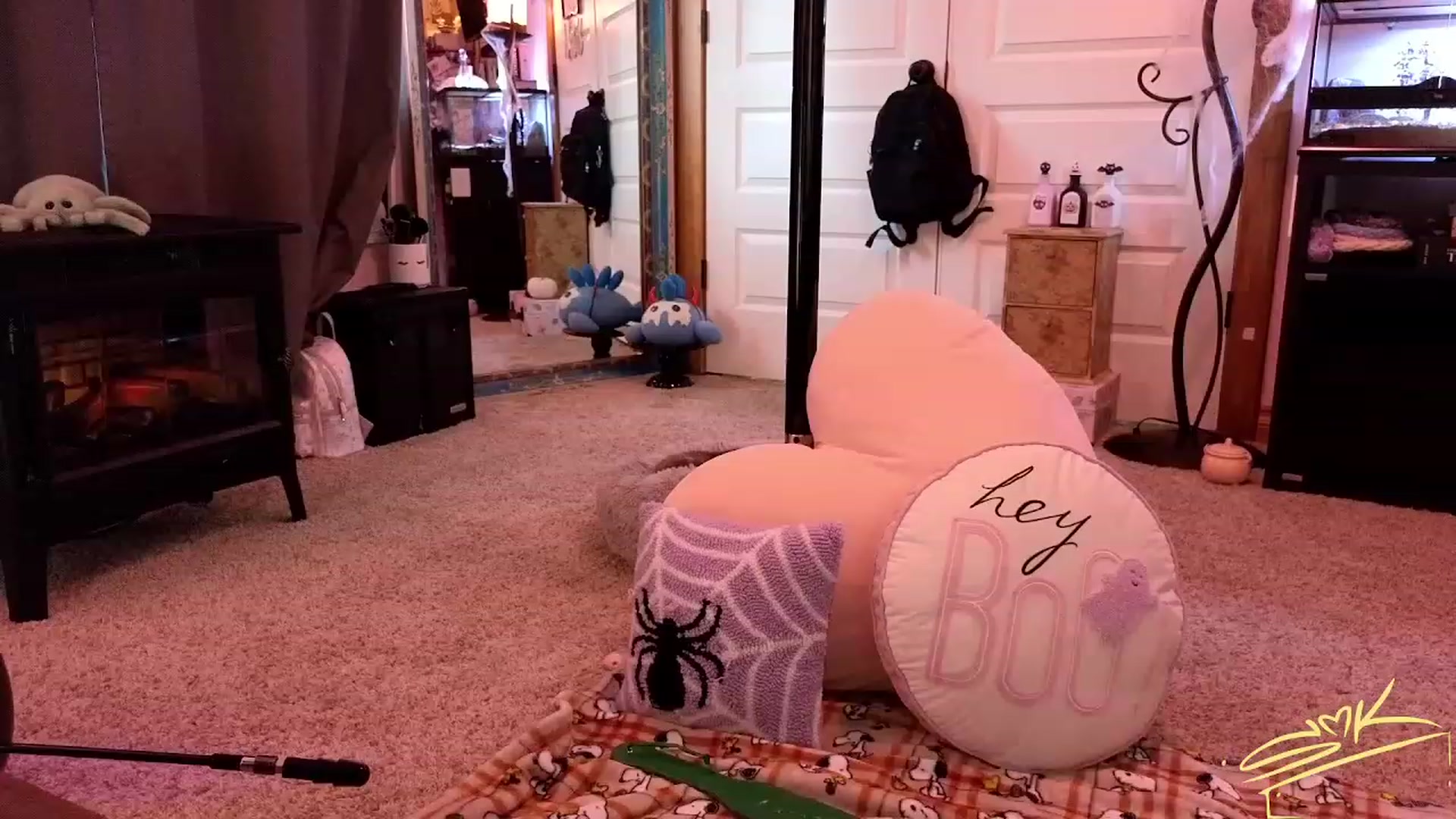 Gallery image thumbnail from SMKitties's myfreecams stream on, 10/27/2023, 19:14 image 2 of 20