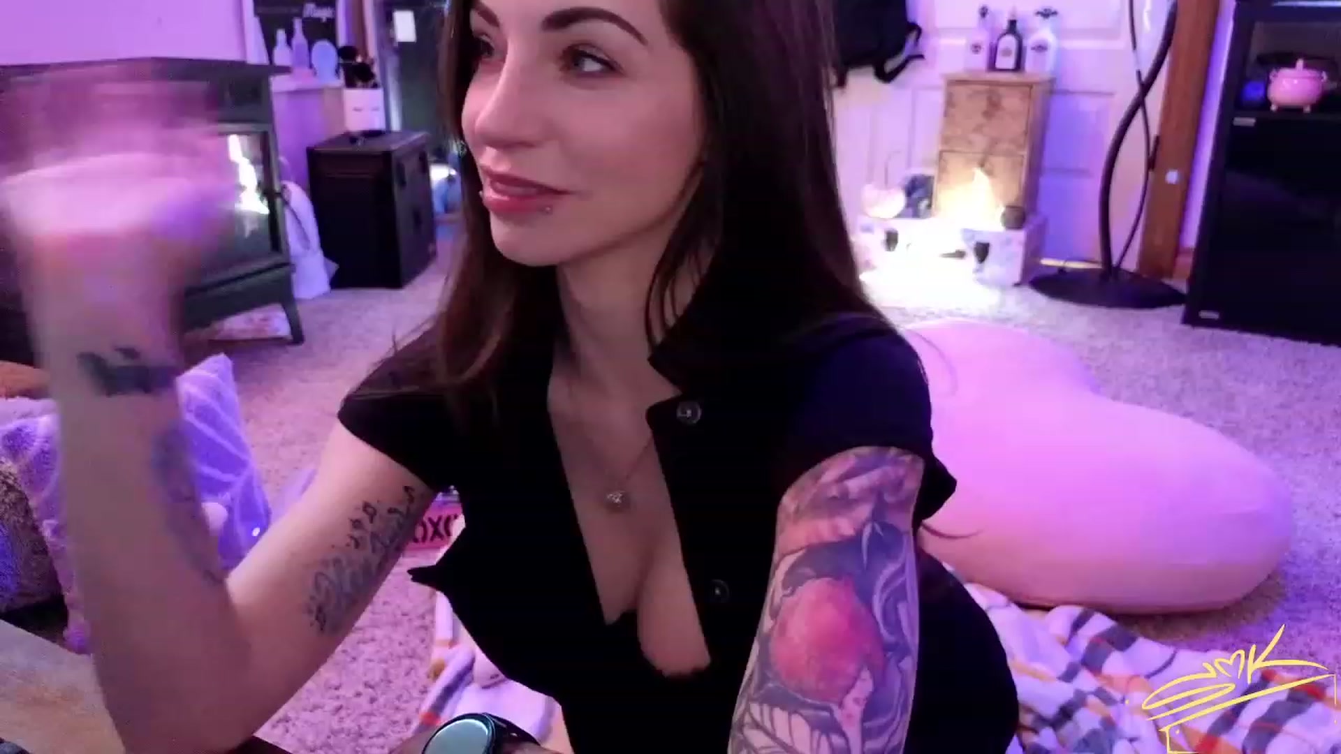 Gallery image thumbnail from SMKitties's myfreecams stream on, 10/30/2023, 20:27 image 13 of 20