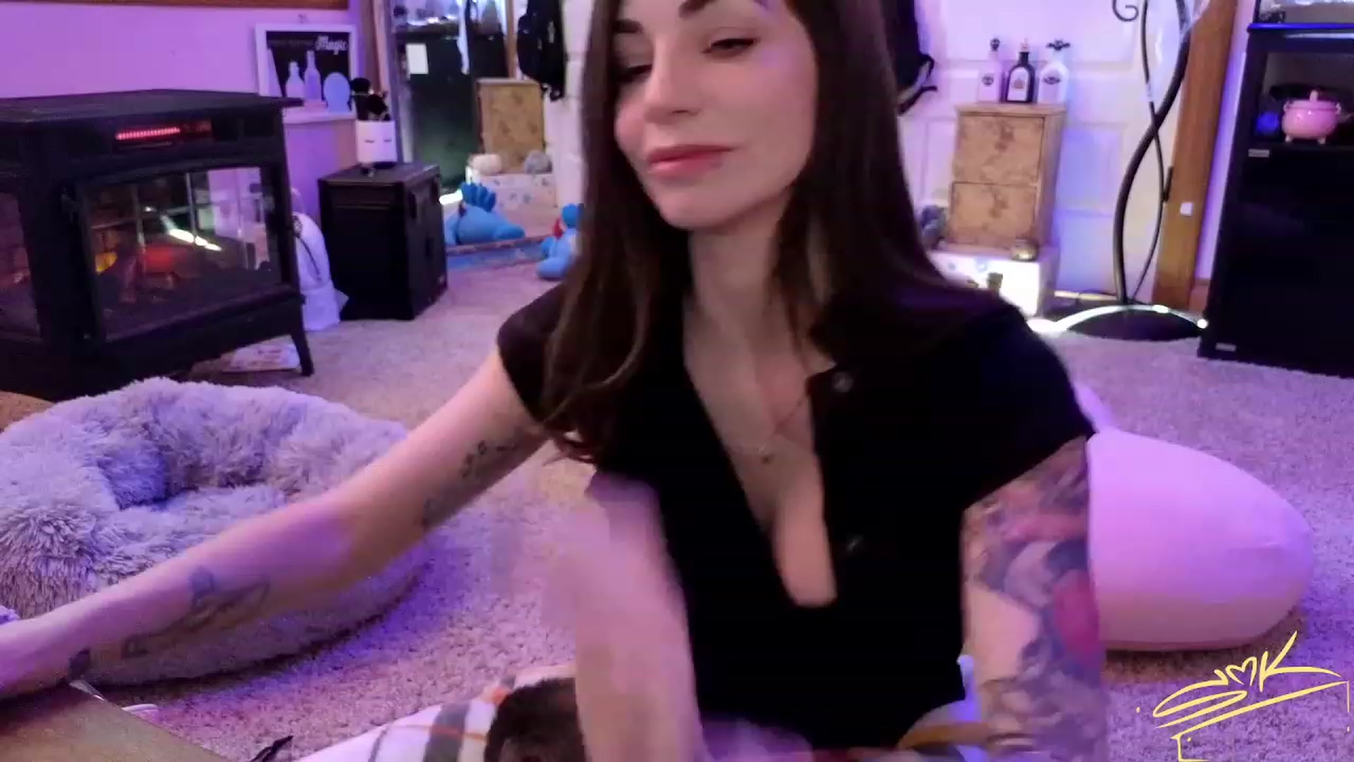 Gallery image thumbnail from SMKitties's myfreecams stream on, 10/30/2023, 20:27 image 20 of 20