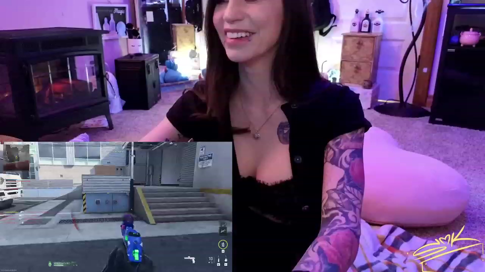 Gallery image thumbnail from SMKitties's myfreecams stream on, 10/30/2023, 20:27 image 6 of 20
