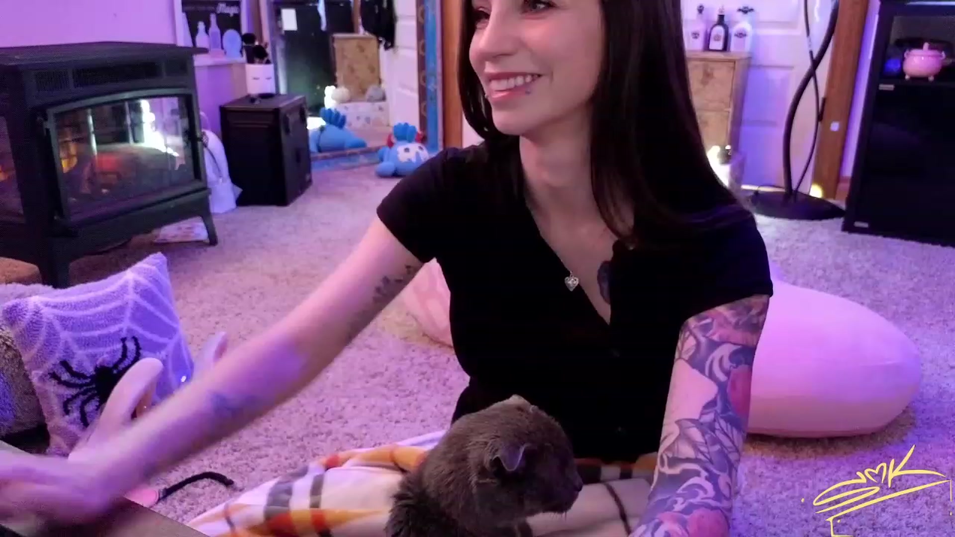 Gallery image thumbnail from SMKitties's myfreecams stream on, 10/30/2023, 20:27 image 16 of 20