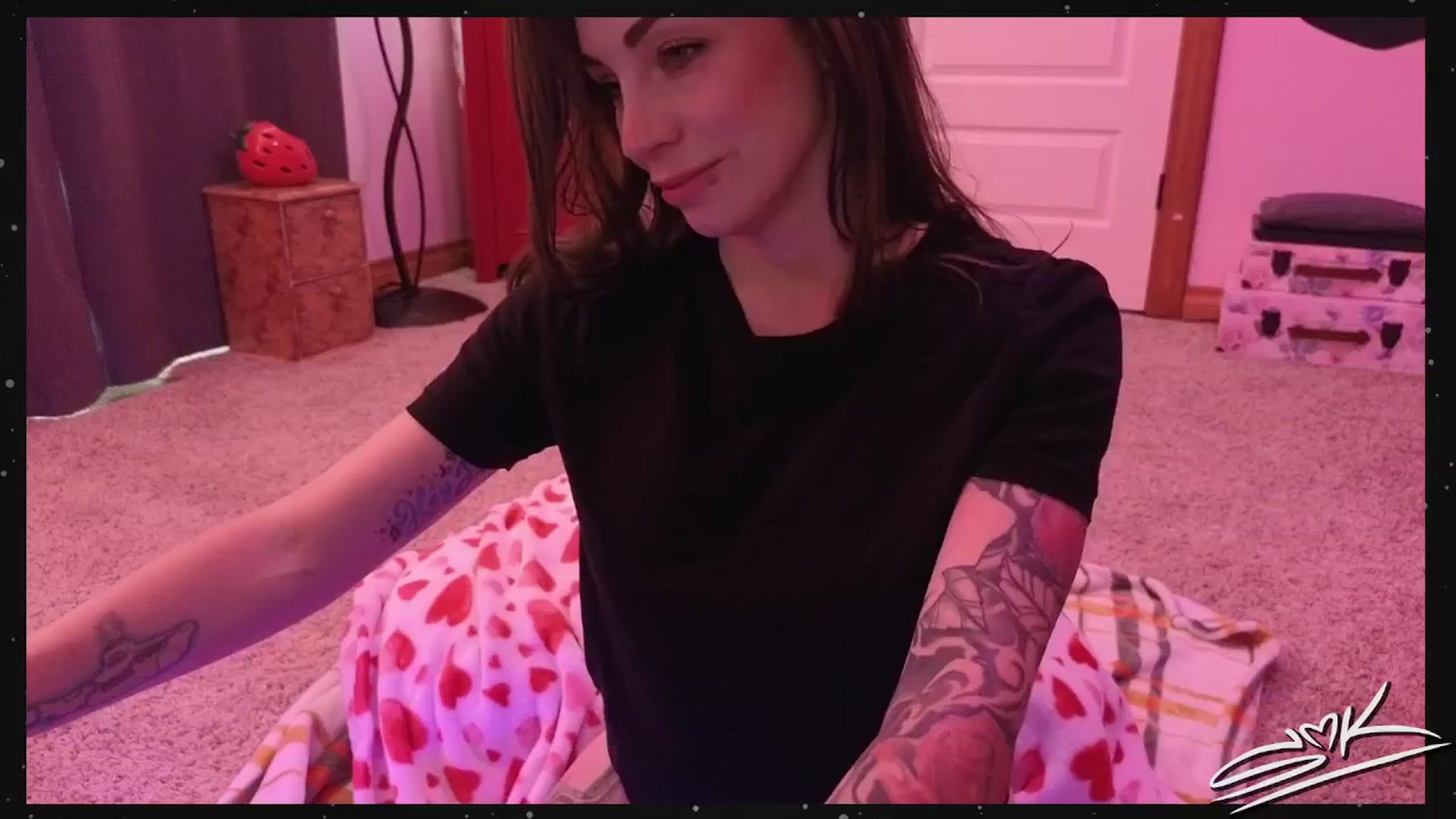 Gallery image thumbnail from SMKitties's myfreecams stream on, 06/20/2024, 23:52 image 9 of 20