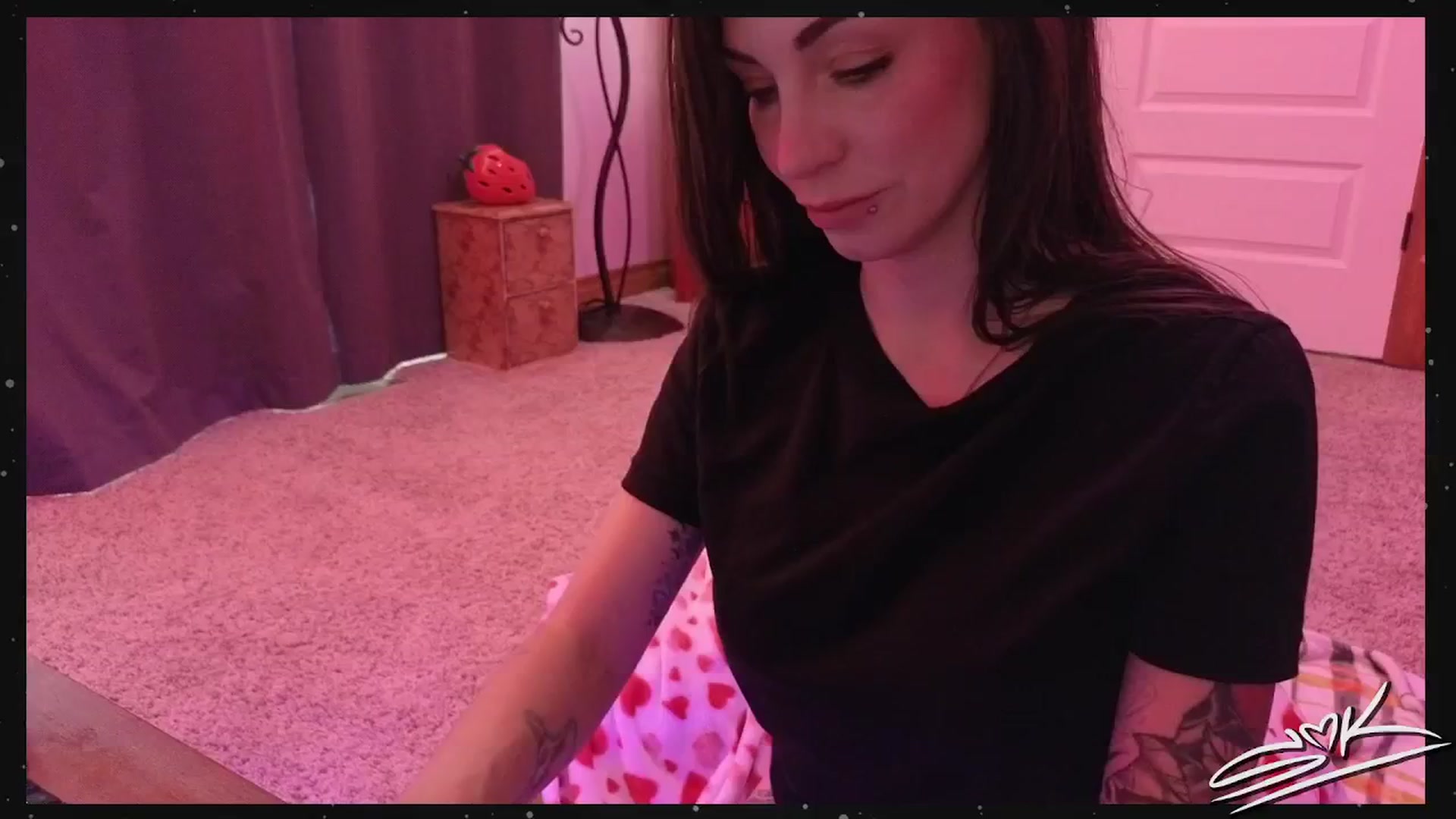 Gallery image thumbnail from SMKitties's myfreecams stream on, 06/20/2024, 23:52 image 8 of 20