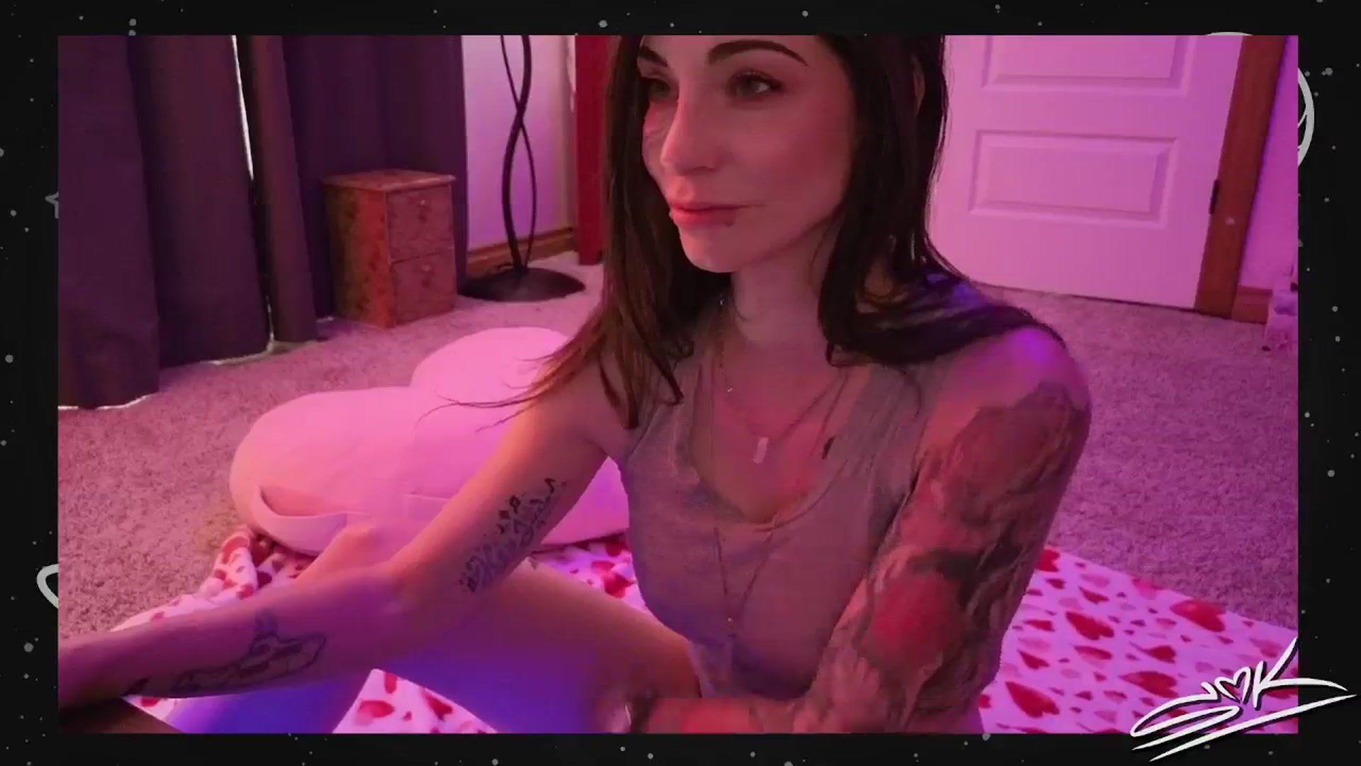 Gallery image thumbnail from SMKitties's myfreecams stream on, 06/21/2024, 23:55 image 10 of 20