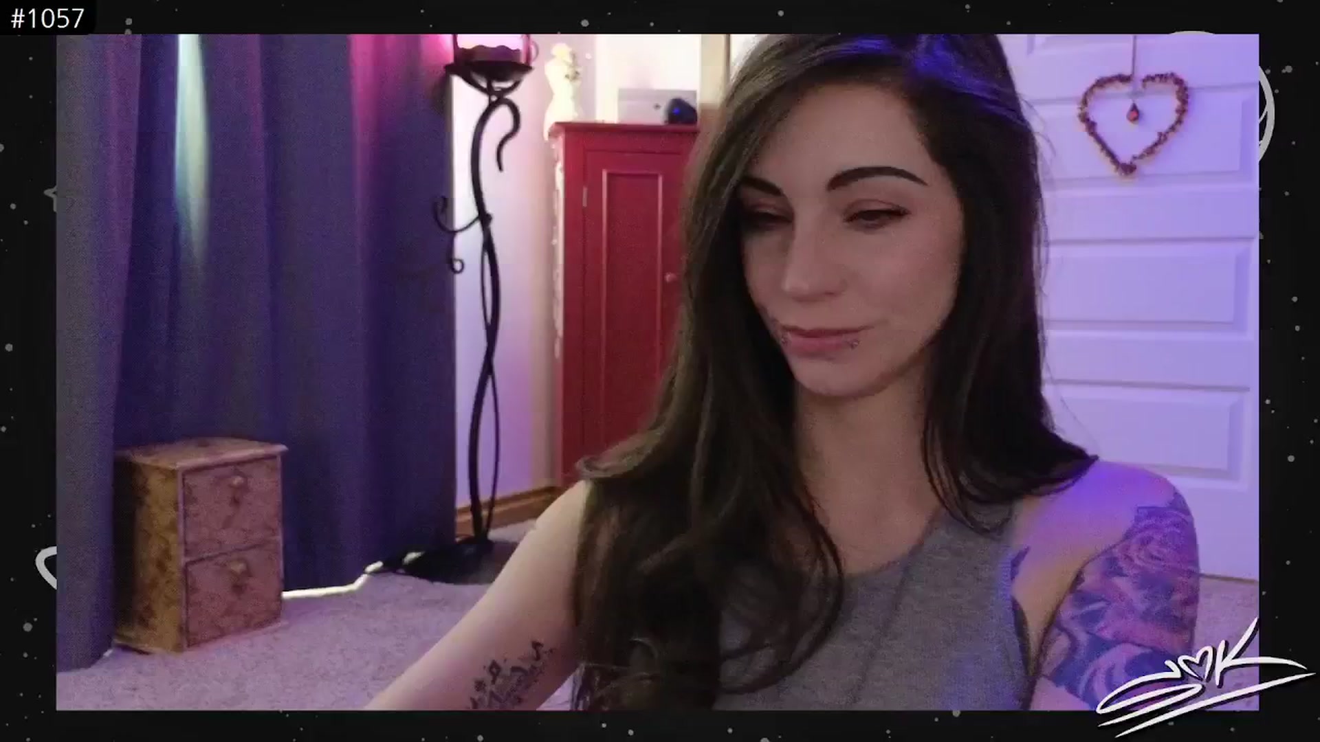 Gallery image thumbnail from SMKitties's myfreecams stream on, 06/26/2024, 24:03 image 1 of 20