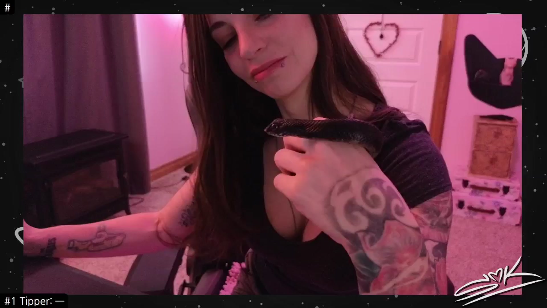 Gallery image thumbnail from SMKitties's myfreecams stream on, 07/06/2024, 20:44 image 8 of 20