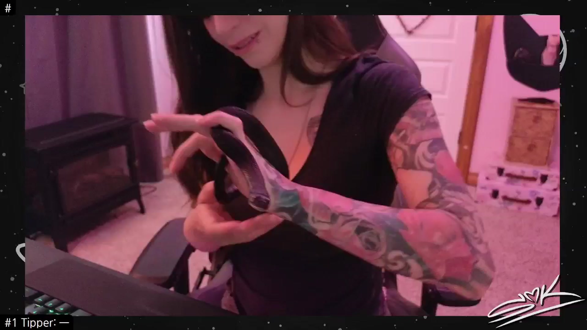 Gallery image thumbnail from SMKitties's myfreecams stream on, 07/06/2024, 20:44 image 12 of 20