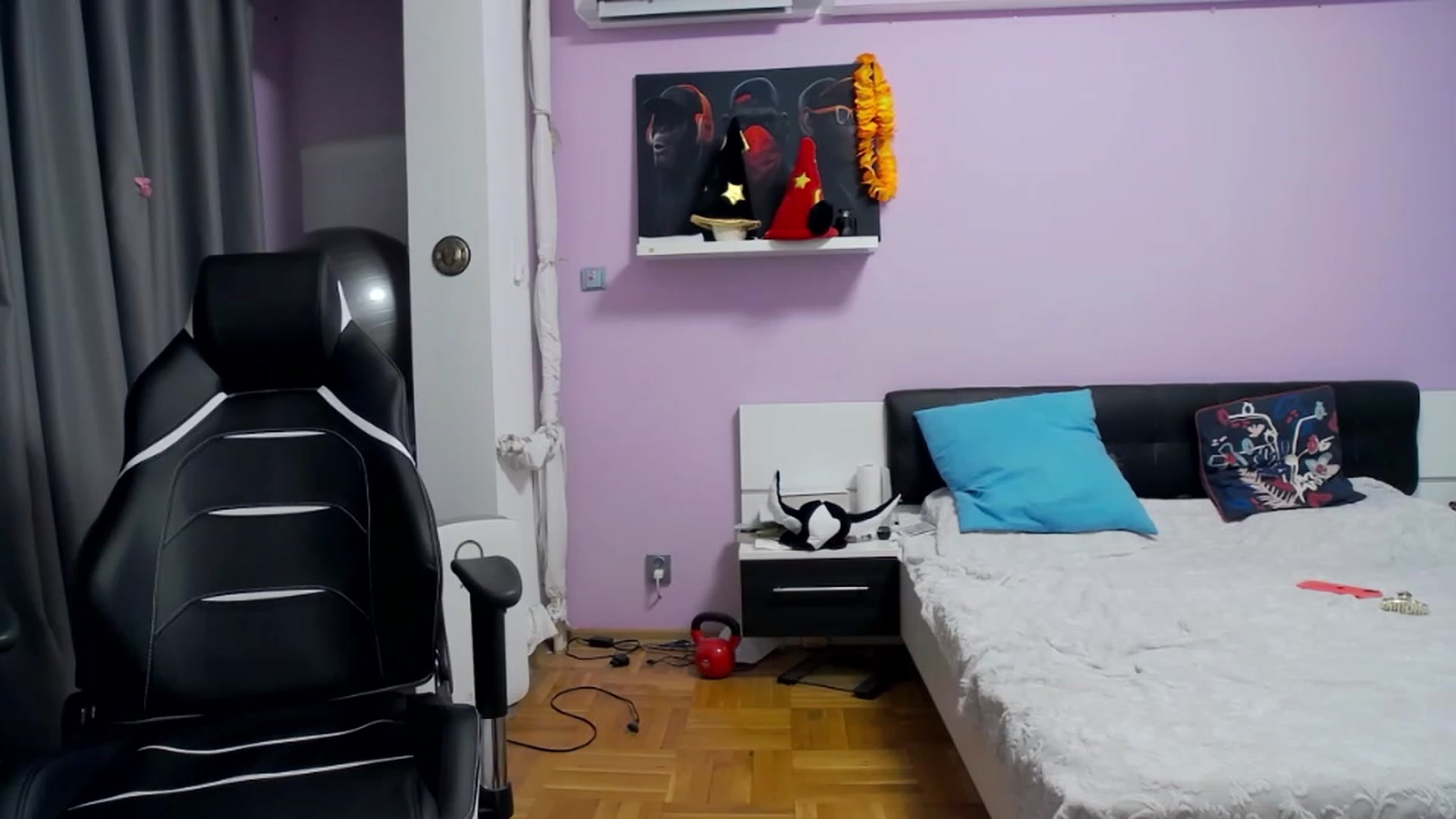 Gallery image thumbnail from SNAP_BABE's myfreecams stream on, 11/15/2022, 14:01 image 16 of 20