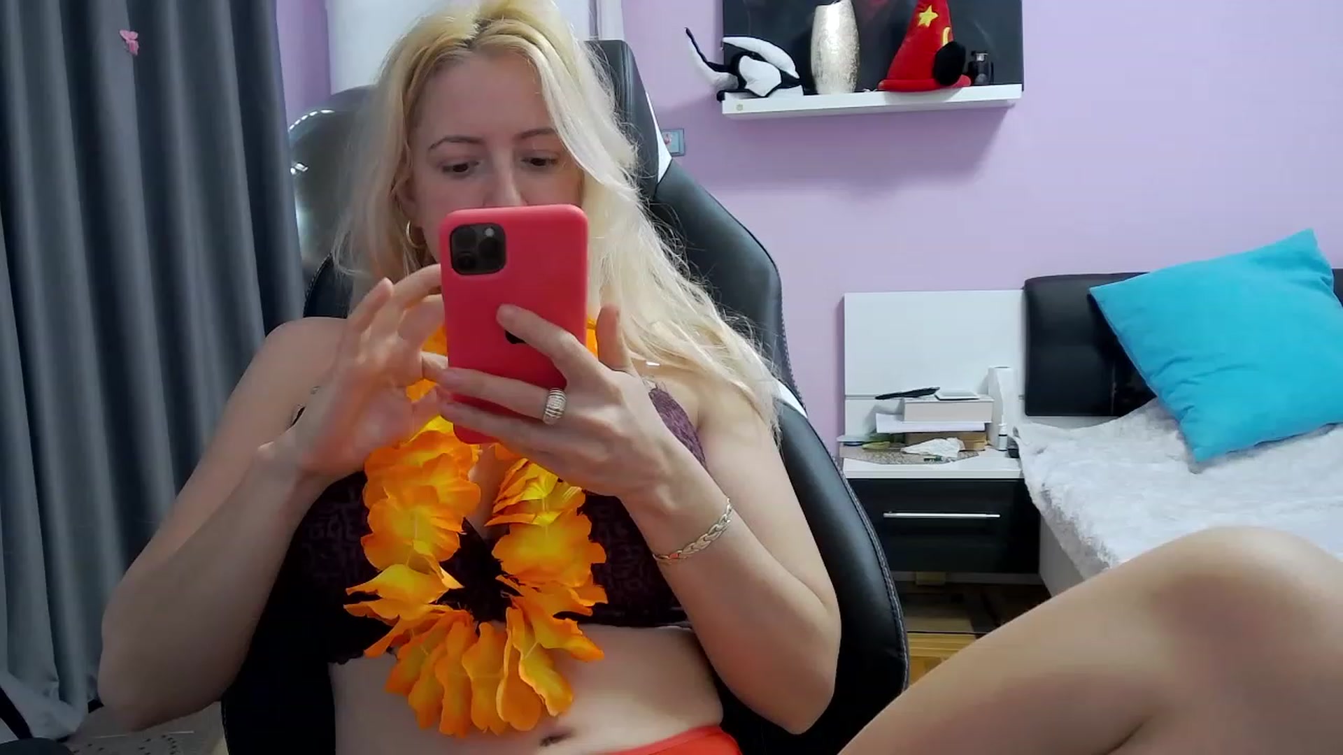 Gallery image thumbnail from SNAP_BABE's myfreecams stream on, 11/16/2022, 12:09 image 18 of 20