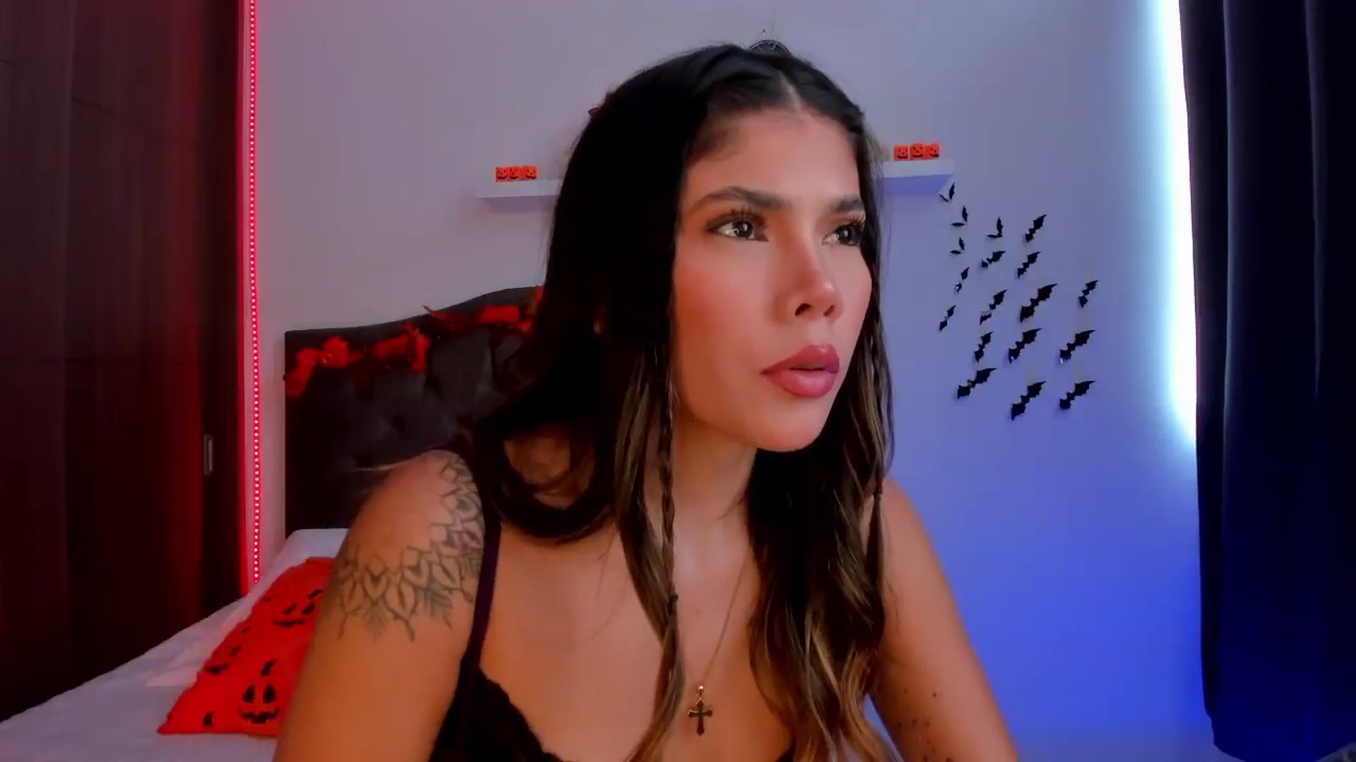 Gallery image thumbnail from SOF__'s myfreecams stream on, 10/04/2025, 21:14 image 6 of 20