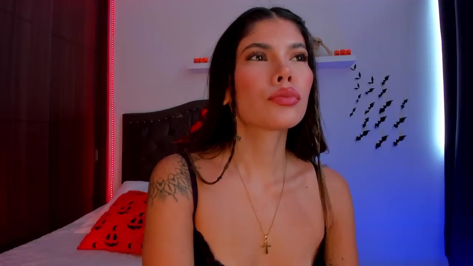 Gallery image thumbnail from SOF__'s myfreecams stream on, 10/04/2025, 21:14 image 10 of 20