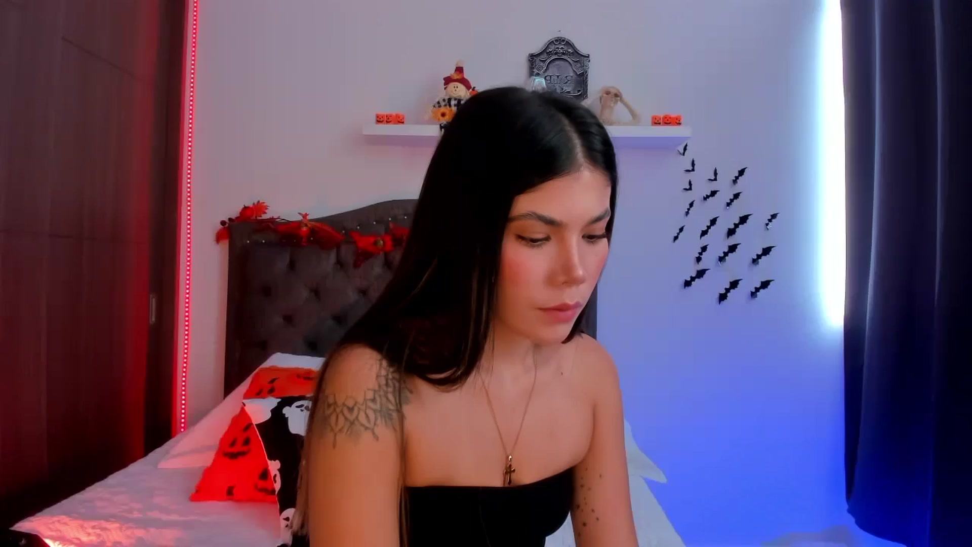 Gallery image thumbnail from SOF__'s myfreecams stream on, 10/06/2025, 21:05 image 7 of 20