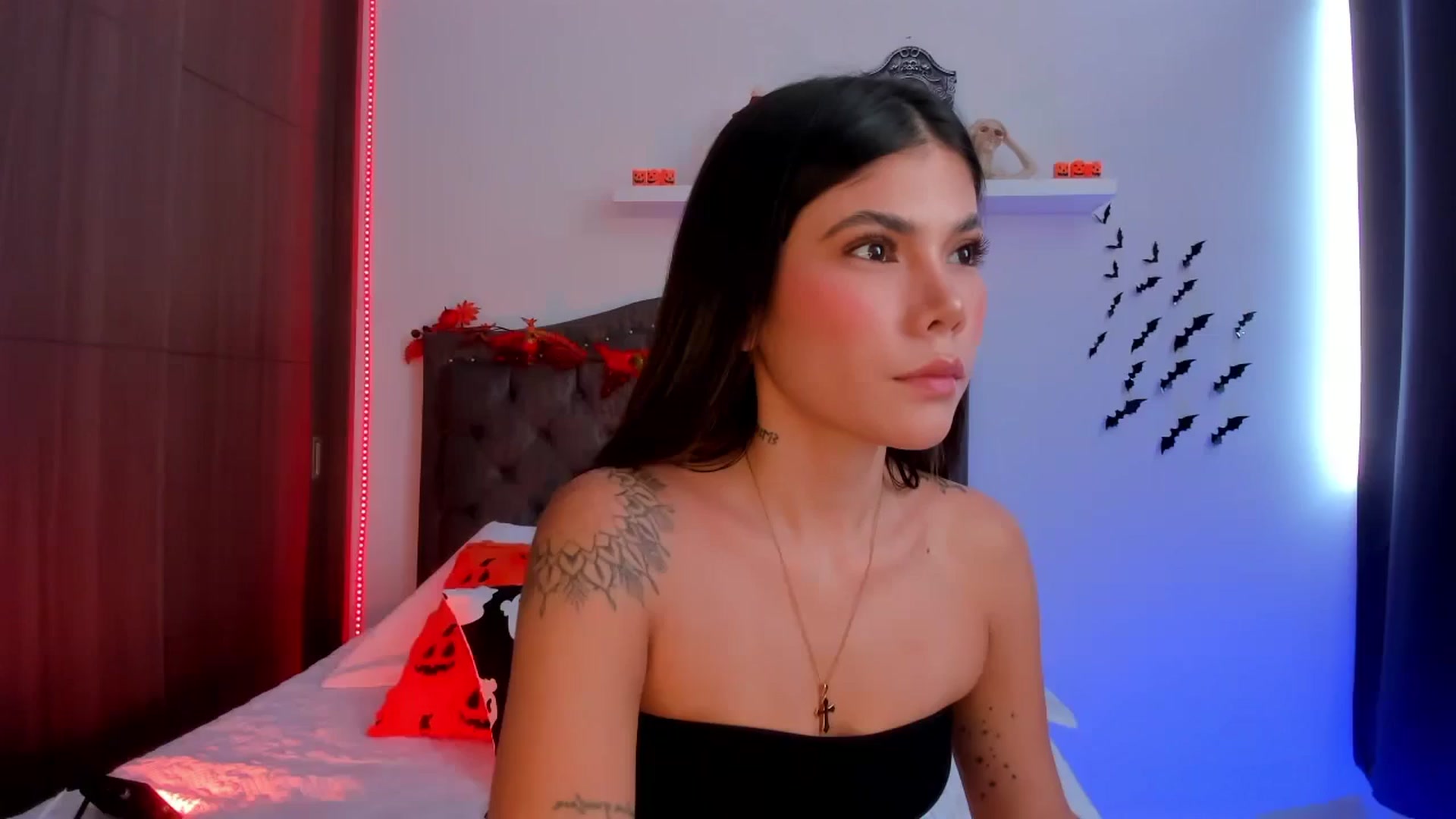 Gallery image thumbnail from SOF__'s myfreecams stream on, 10/06/2025, 21:05 image 3 of 20