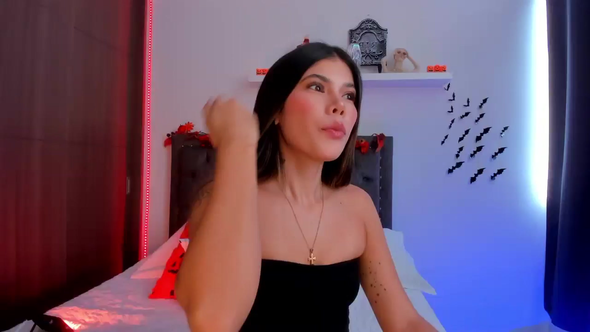 Gallery image thumbnail from SOF__'s myfreecams stream on, 10/06/2025, 21:05 image 2 of 20