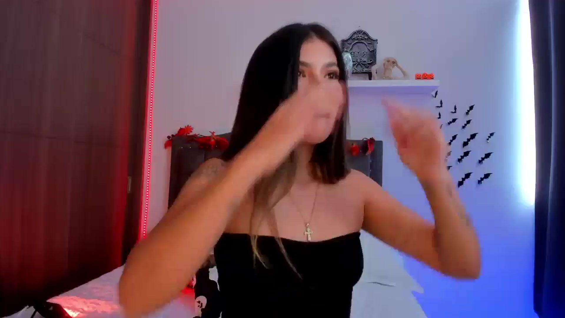 Gallery image thumbnail from SOF__'s myfreecams stream on, 10/06/2025, 21:05 image 1 of 20