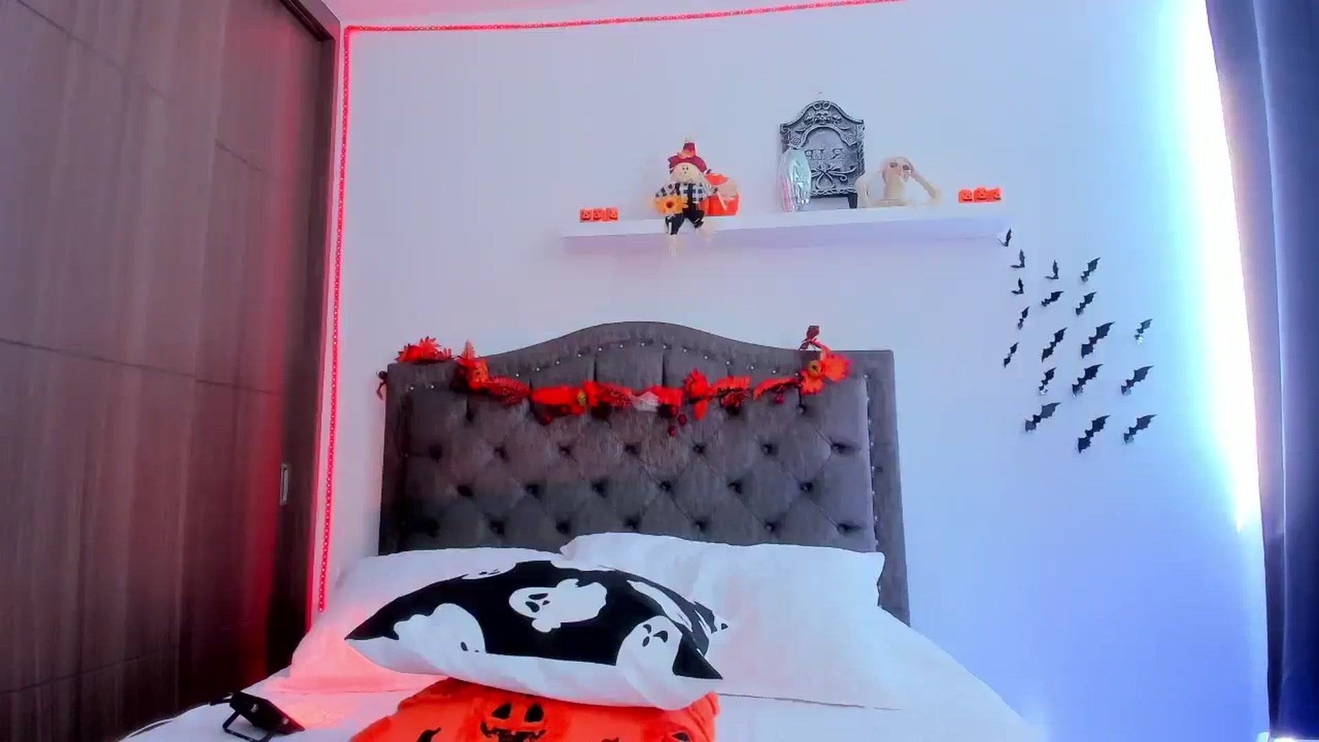 Gallery image thumbnail from SOF__'s myfreecams stream on, 10/15/2025, 19:26 image 18 of 20