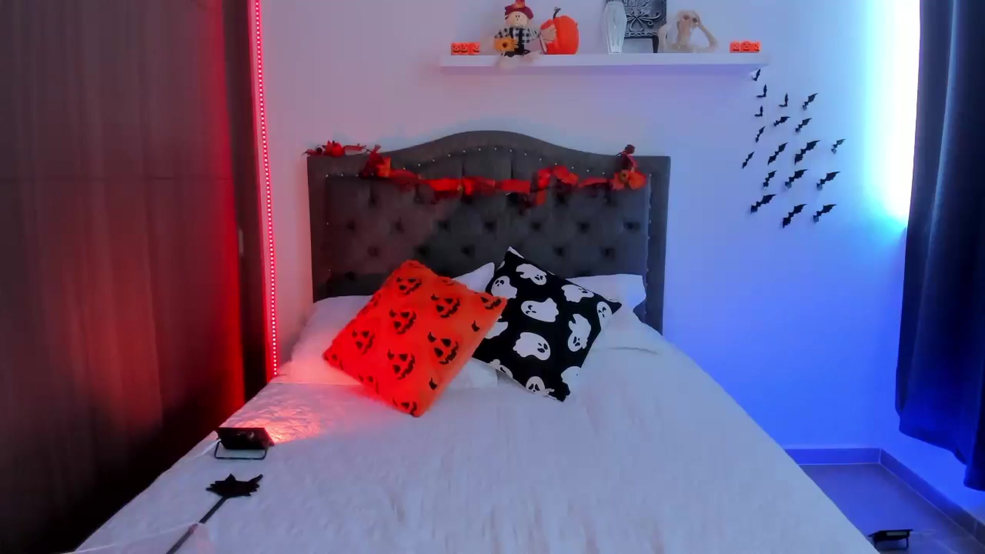 Gallery image thumbnail from SOF__'s myfreecams stream on, 10/21/2025, 19:04 image 2 of 20