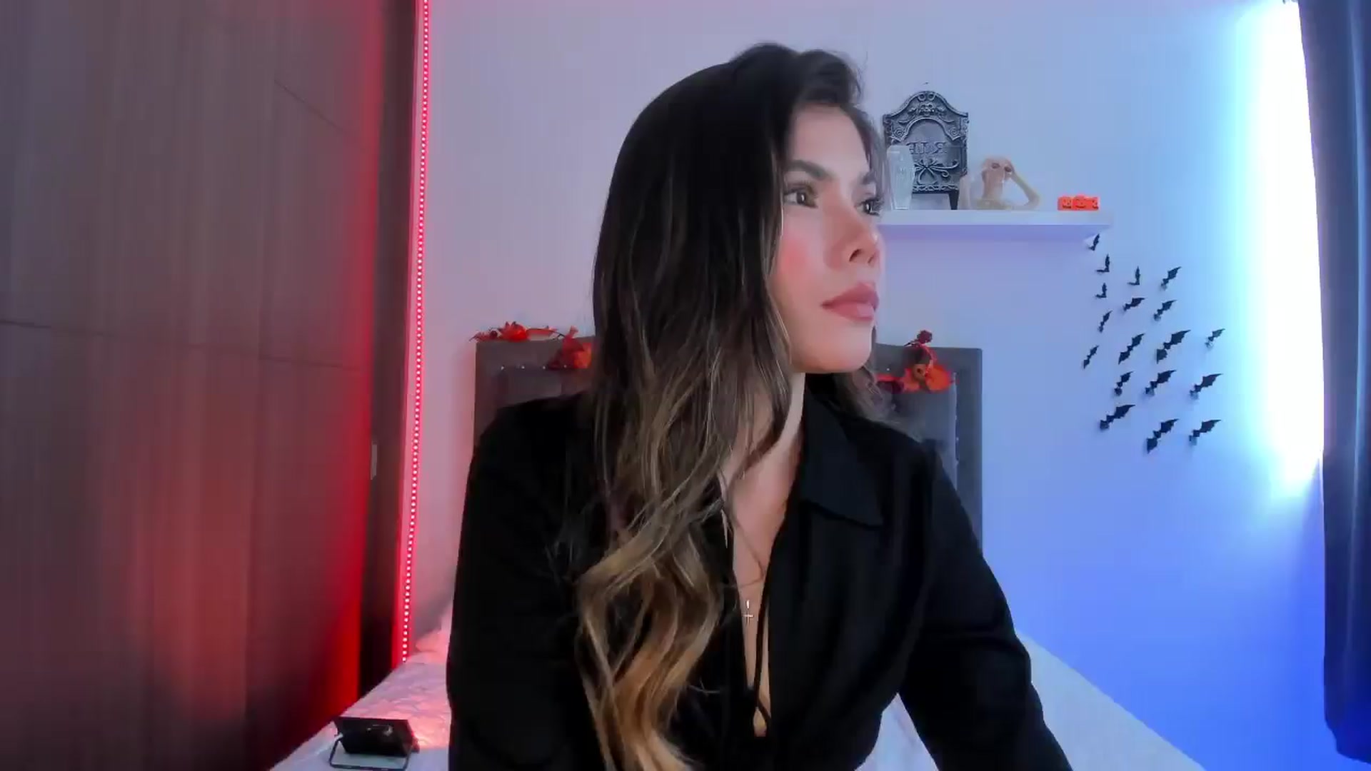 Gallery image thumbnail from SOF__'s myfreecams stream on, 10/21/2025, 19:04 image 15 of 20