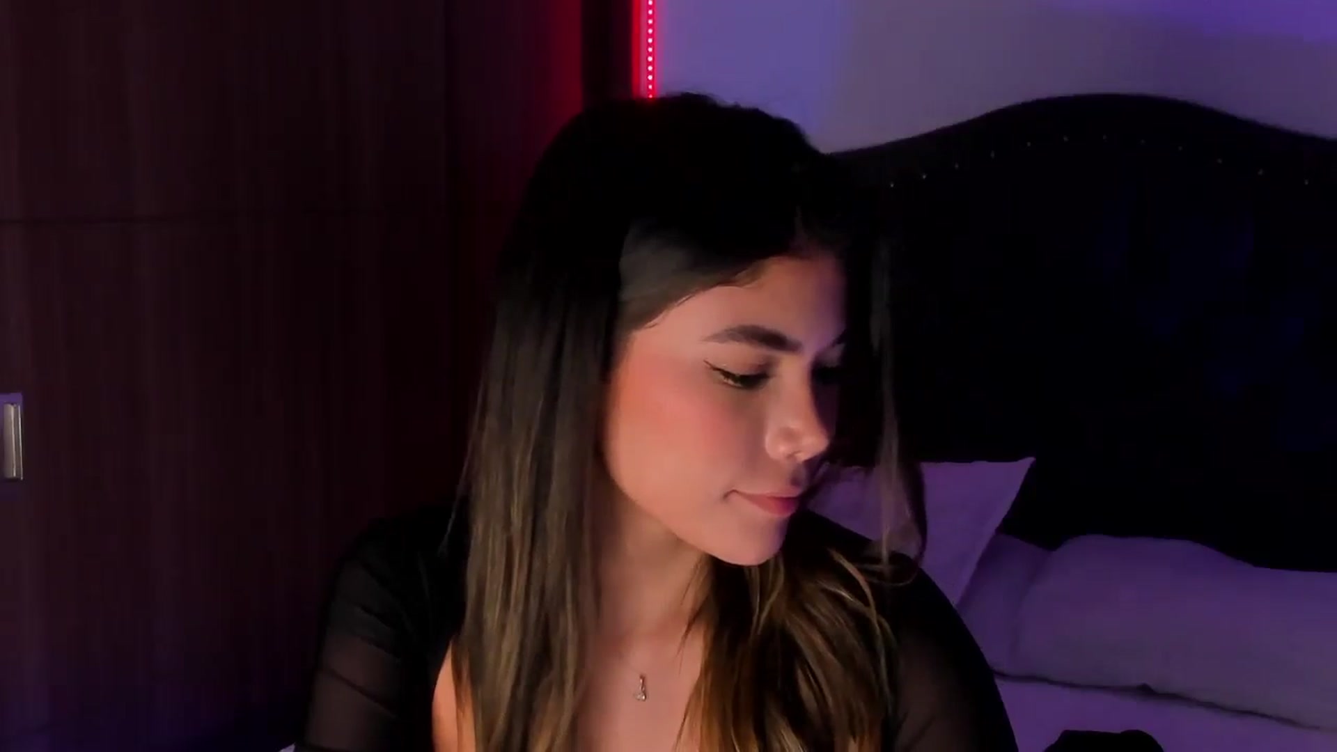 Gallery image thumbnail from SOF__'s myfreecams stream on, 11/23/2025, 09:17 image 18 of 20