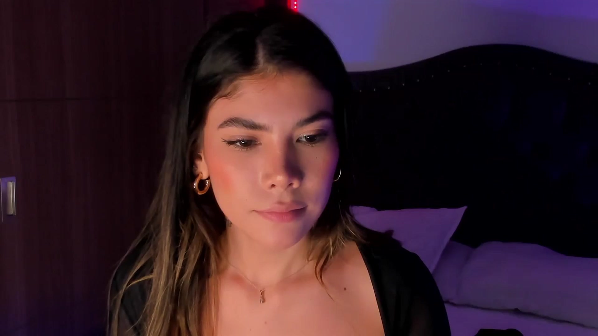 Gallery image thumbnail from SOF__'s myfreecams stream on, 11/23/2025, 09:17 image 6 of 20