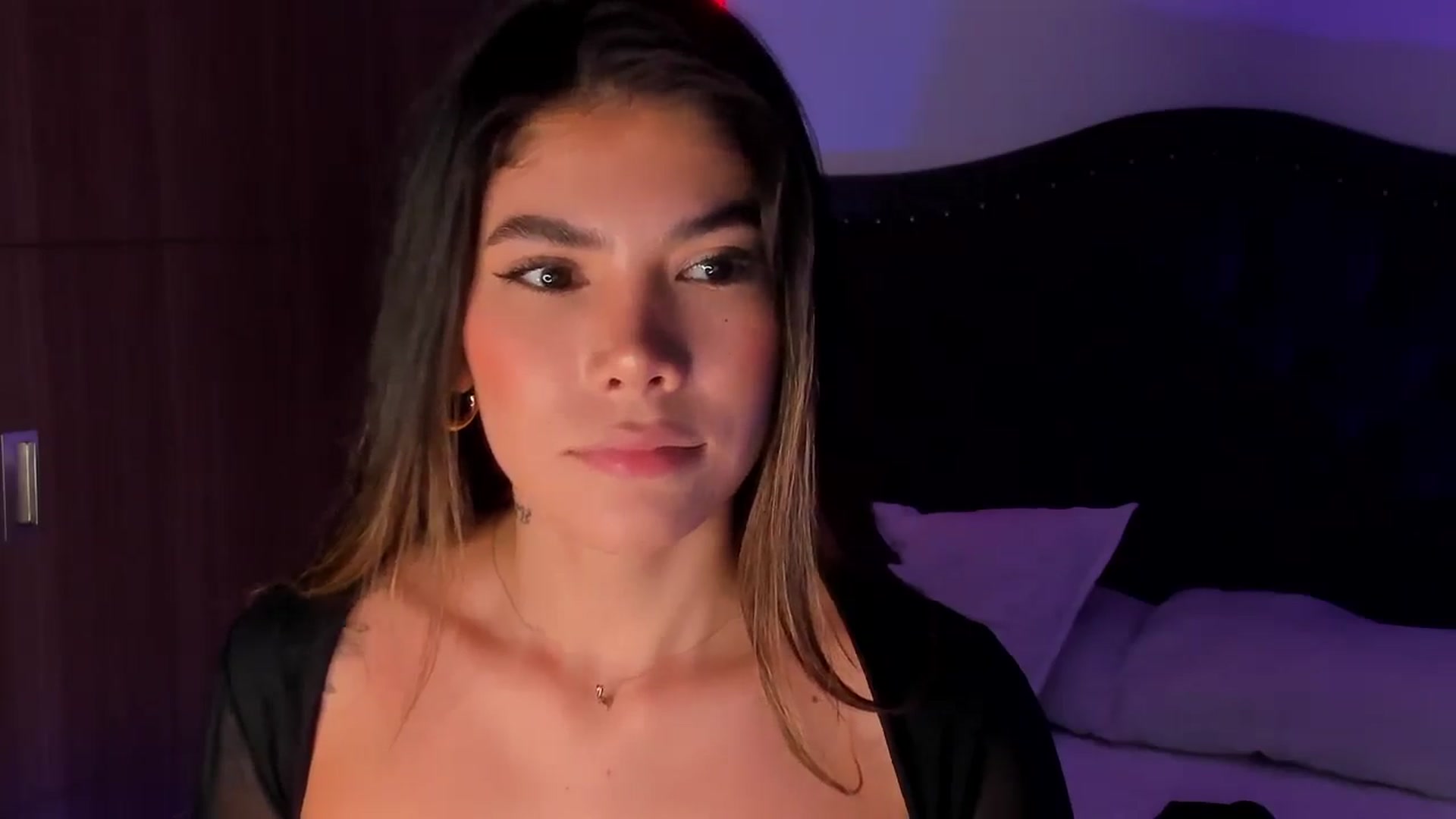 Gallery image thumbnail from SOF__'s myfreecams stream on, 11/23/2025, 09:17 image 5 of 20