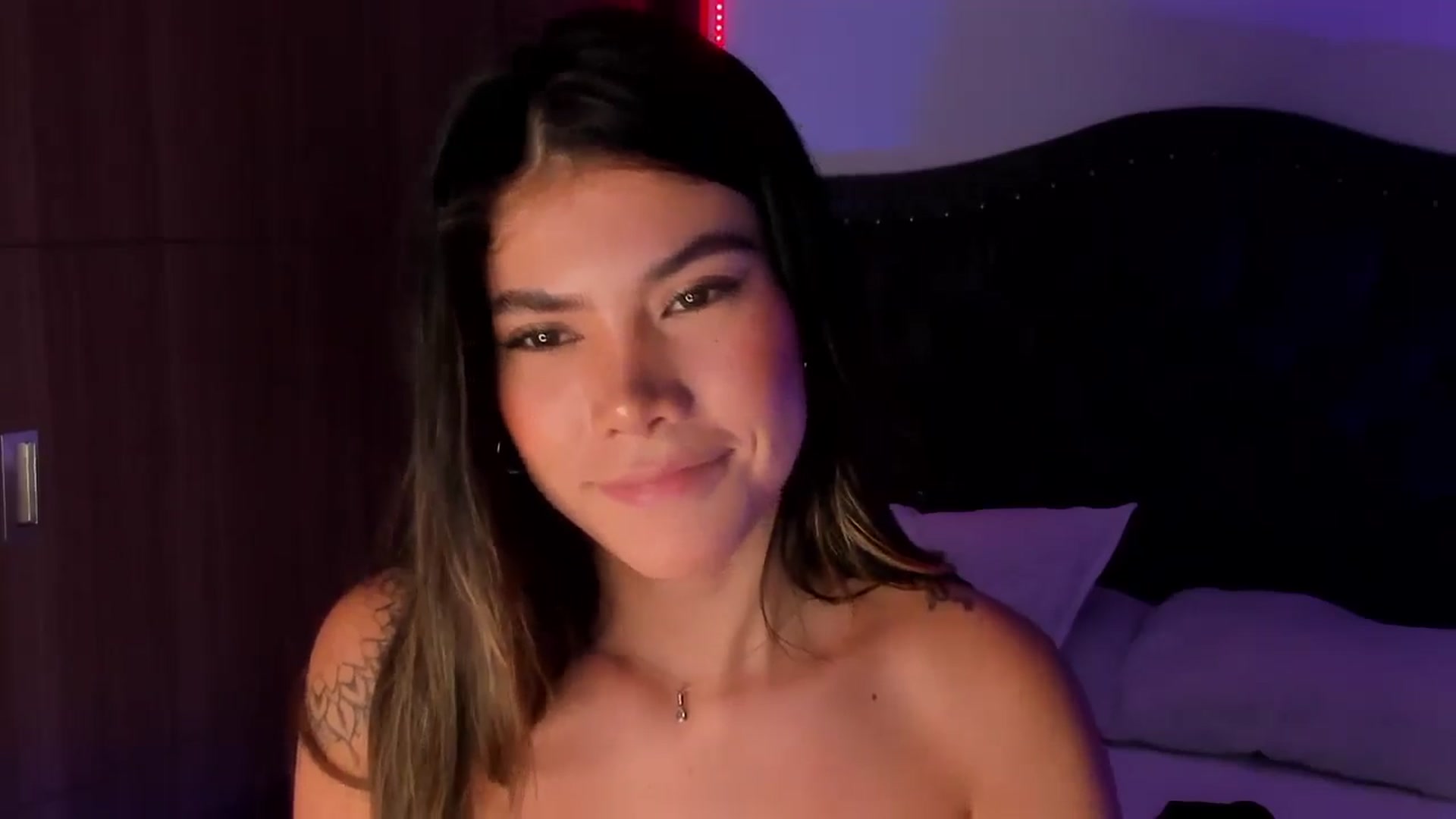 Gallery image thumbnail from SOF__'s myfreecams stream on, 11/23/2025, 09:17 image 4 of 20