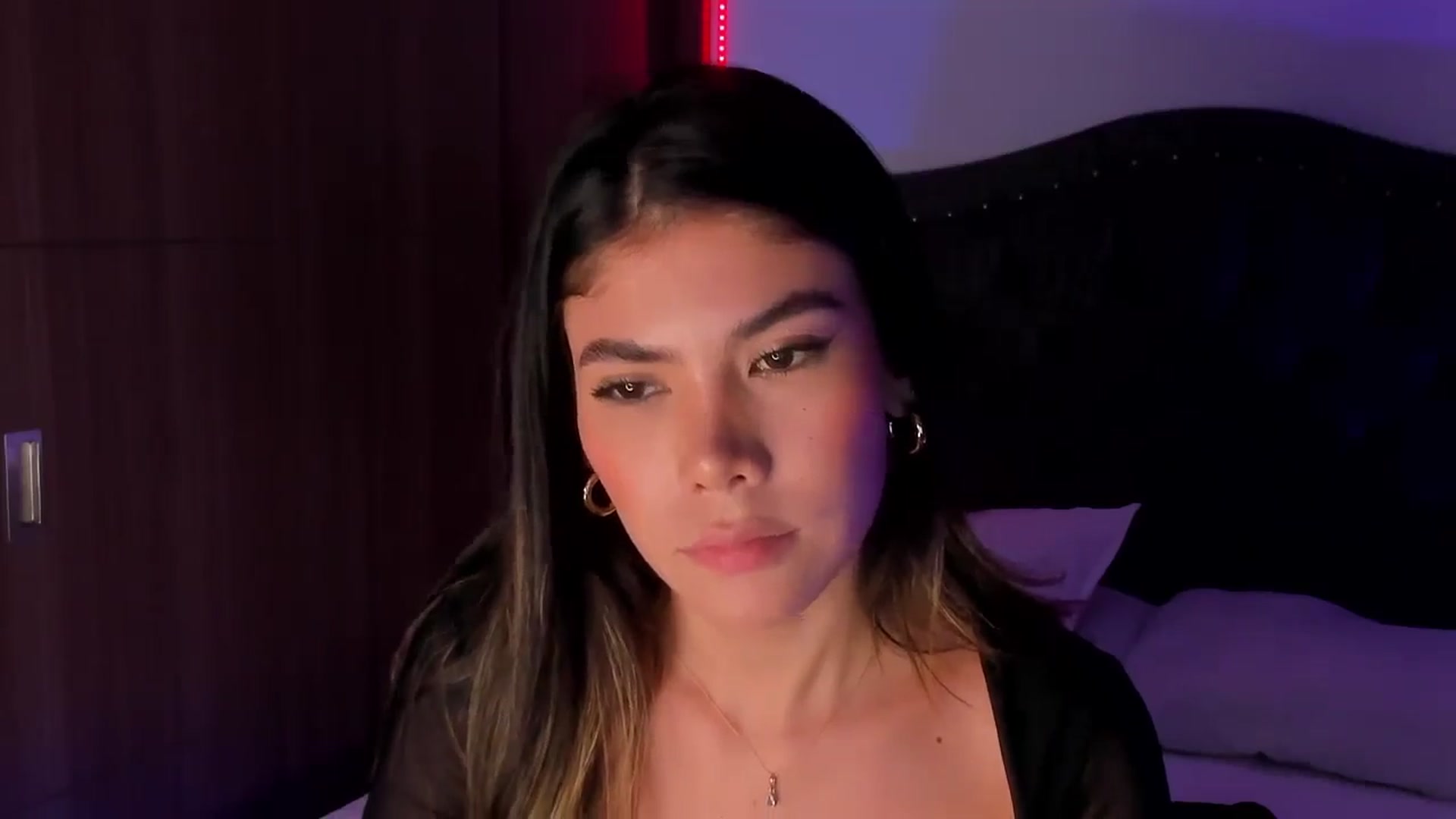 Gallery image thumbnail from SOF__'s myfreecams stream on, 11/23/2025, 09:17 image 15 of 20
