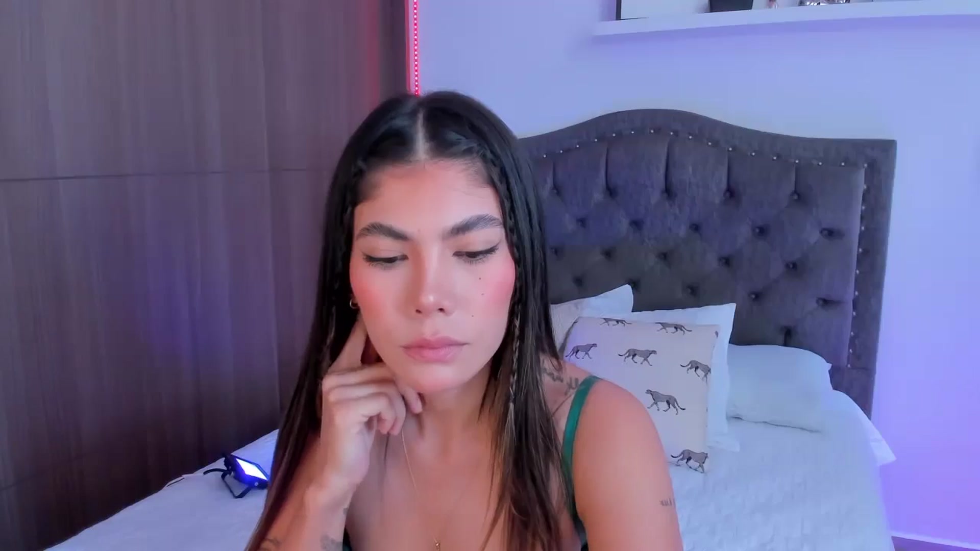 Gallery image thumbnail from SOF__'s myfreecams stream on, 11/25/2025, 17:38 image 9 of 20