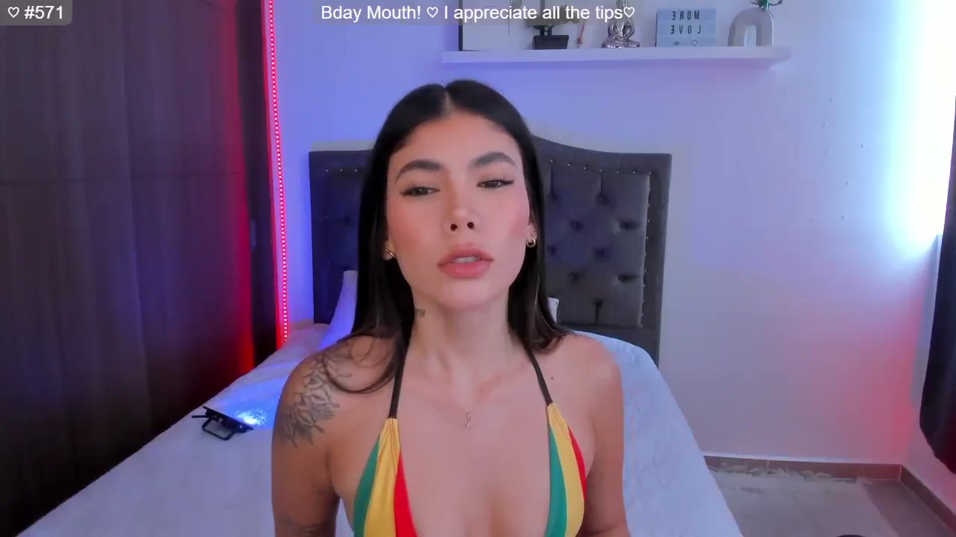 Gallery image thumbnail from SOF__'s myfreecams stream on, 12/01/2025, 19:30 image 3 of 20
