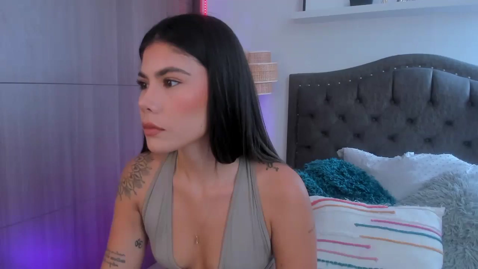 Gallery image thumbnail from SOF__'s myfreecams stream on, 01/05/2026, 18:27 image 8 of 20