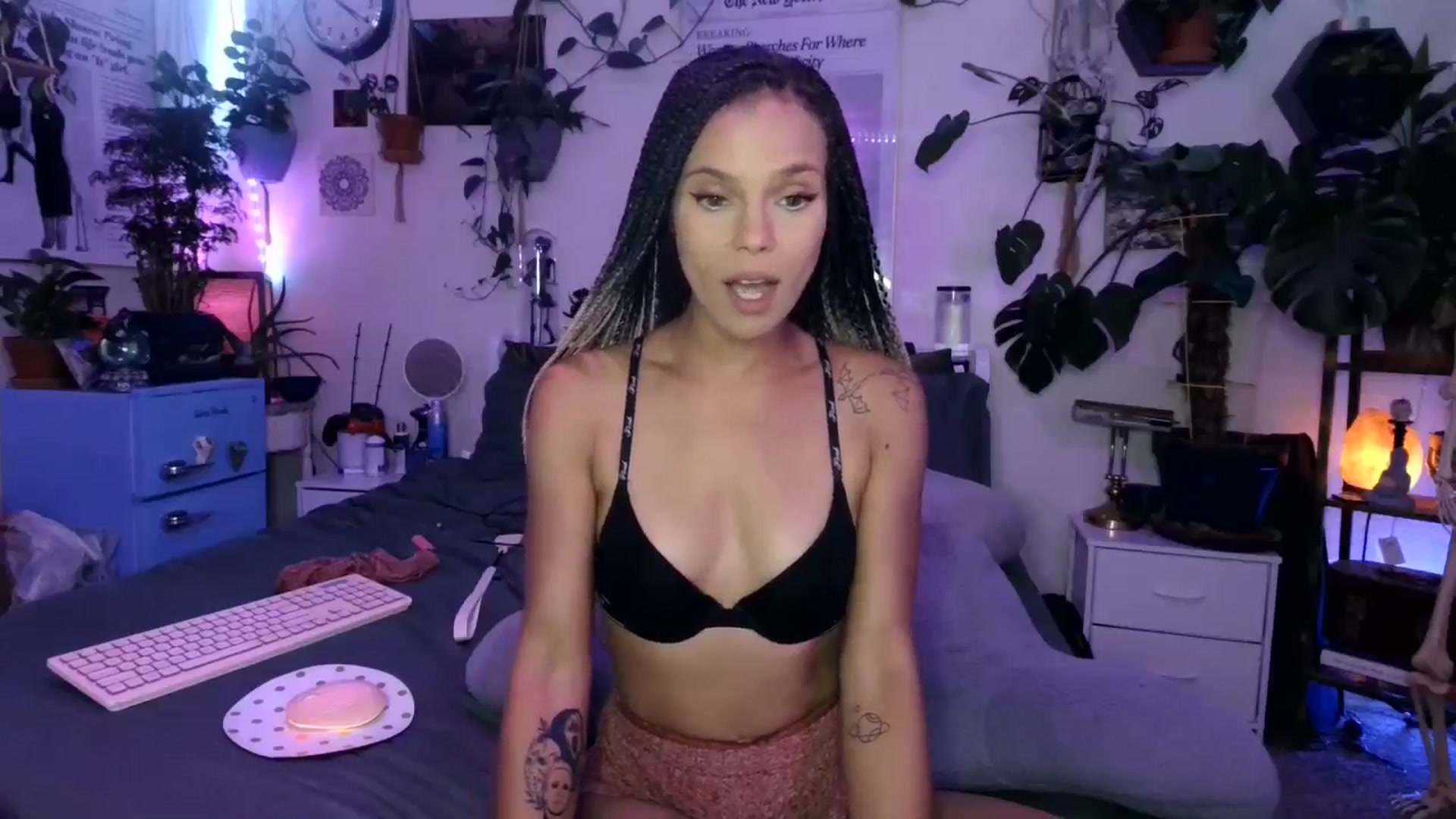 Gallery image thumbnail from SPARKL3S's myfreecams stream on, 10/14/2024, 08:54 image 11 of 20