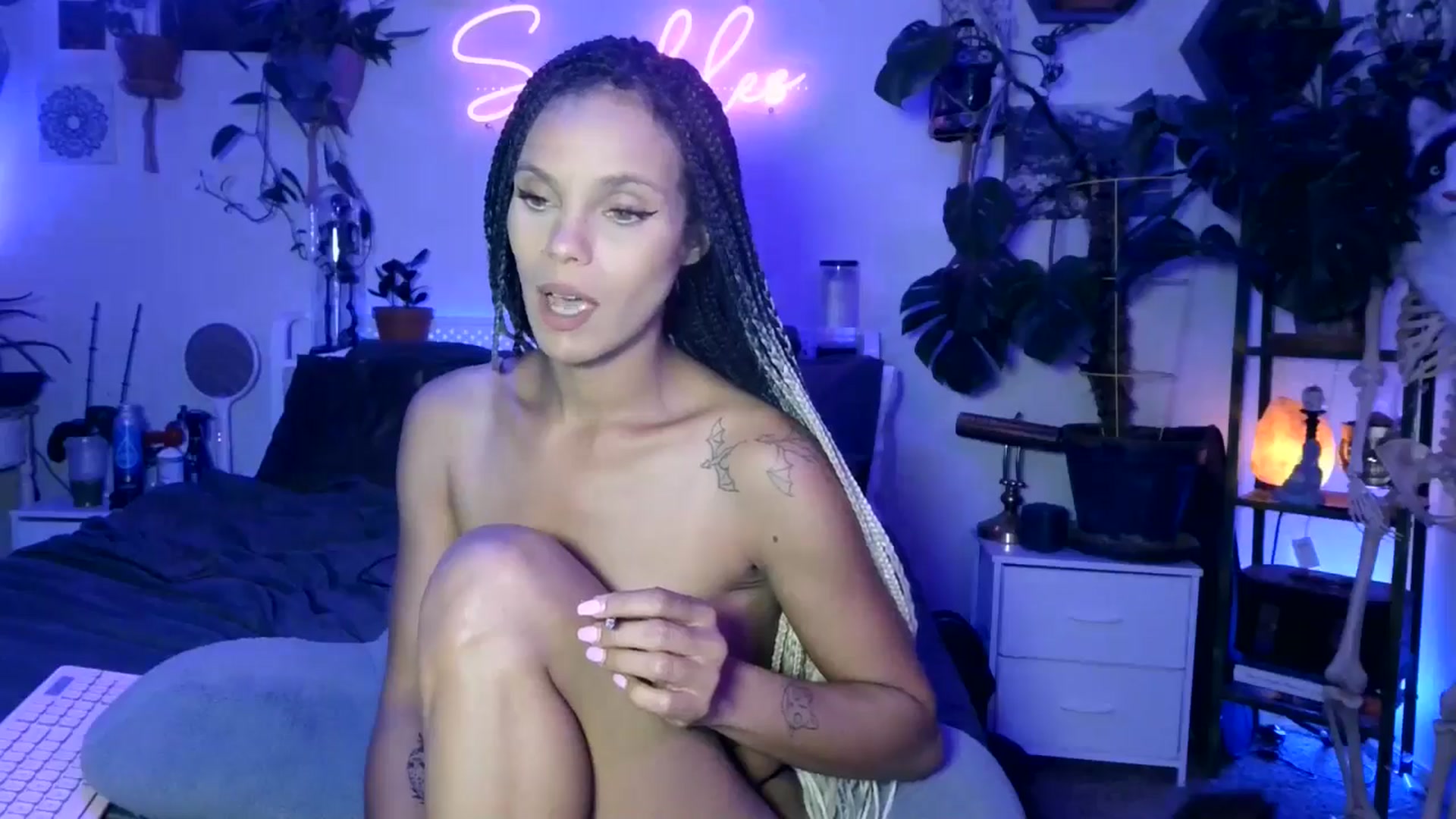 Gallery image thumbnail from SPARKL3S's myfreecams stream on, 10/16/2024, 08:17 image 17 of 20