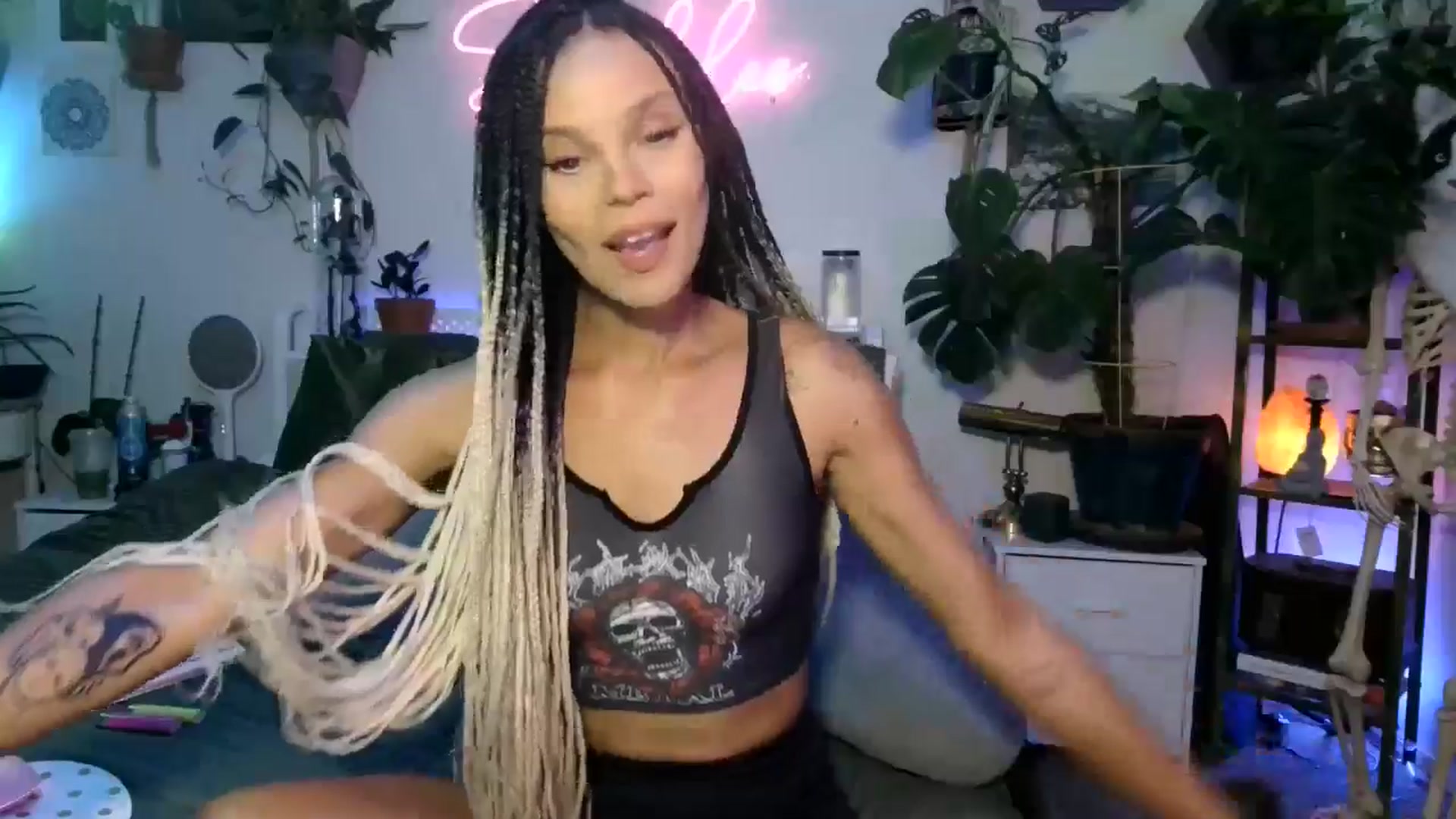 Gallery image thumbnail from SPARKL3S's myfreecams stream on, 10/16/2024, 08:17 image 5 of 20